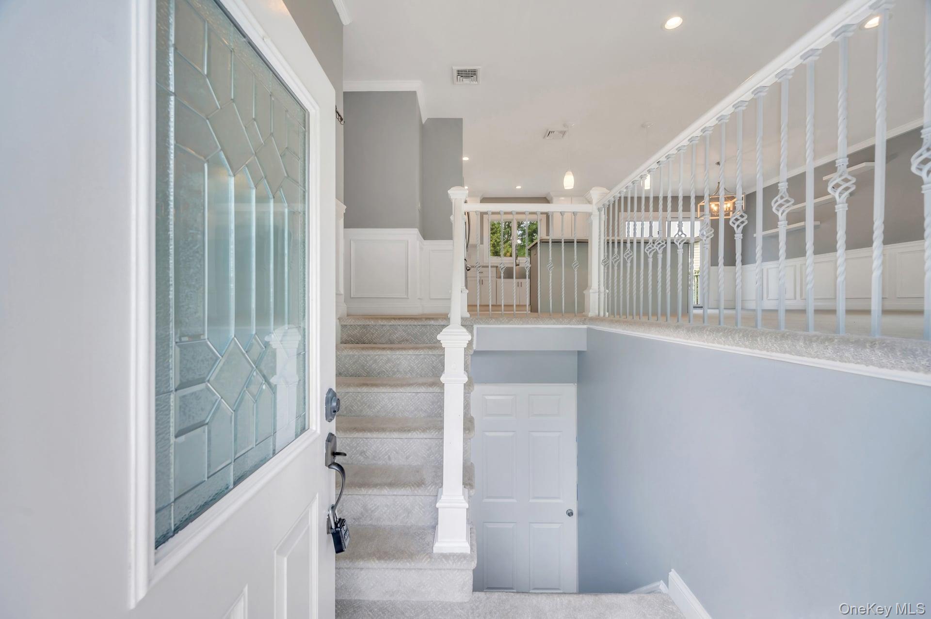 #2 photo, 10 Evelyn Drive, Bethpage , NY 11714