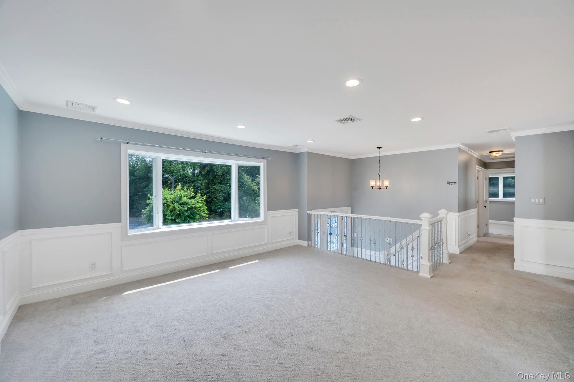 #3 photo, 10 Evelyn Drive, Bethpage , NY 11714