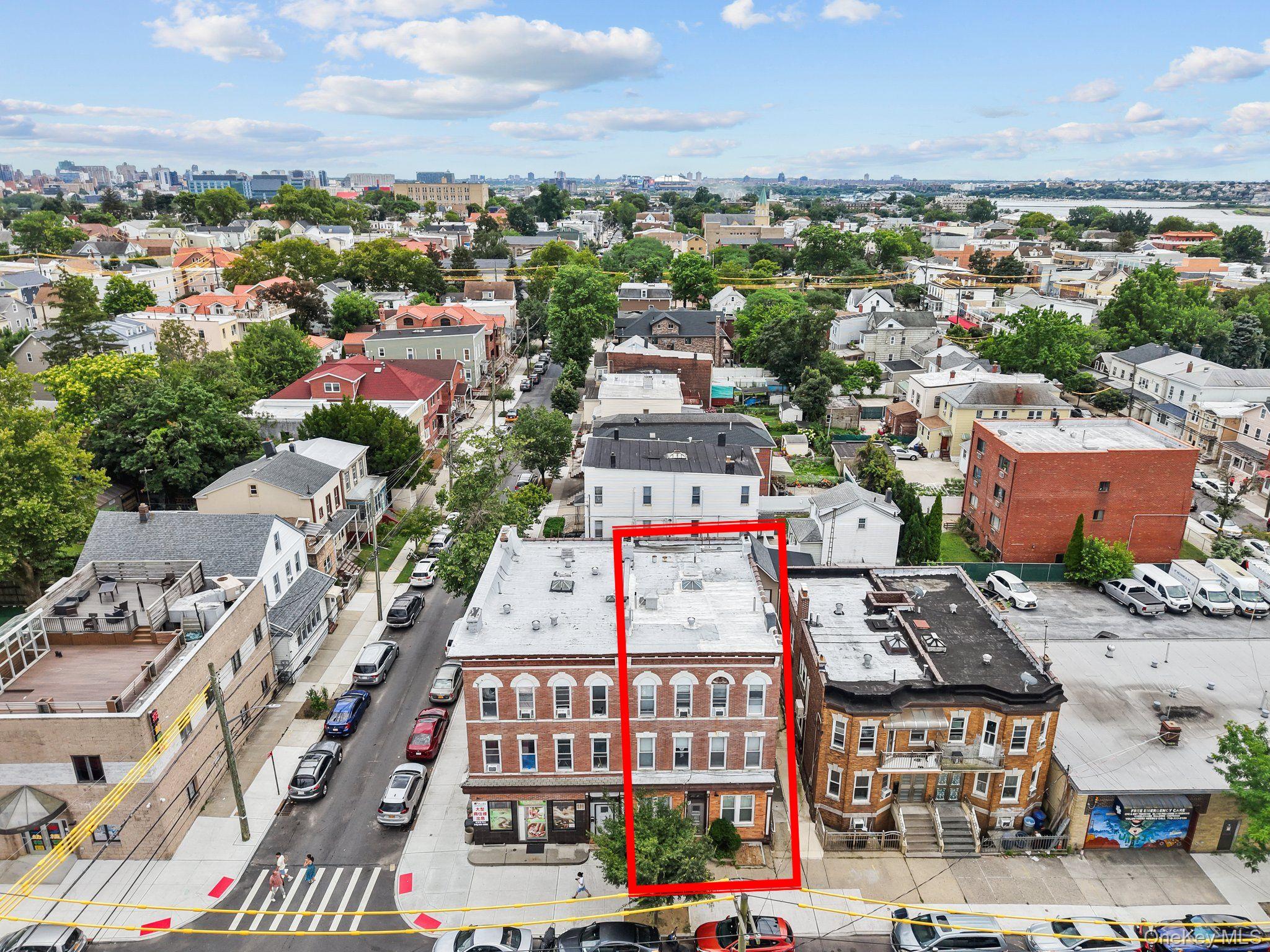 #13 photo, 12314 18th Avenue, クイーンズ区 College Point , NY 11356