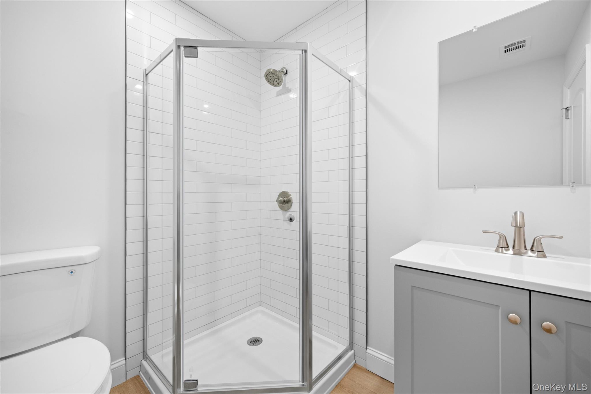 #10 photo, 182 Birchwood Road, サフォーク郡 Coram , NY 11727