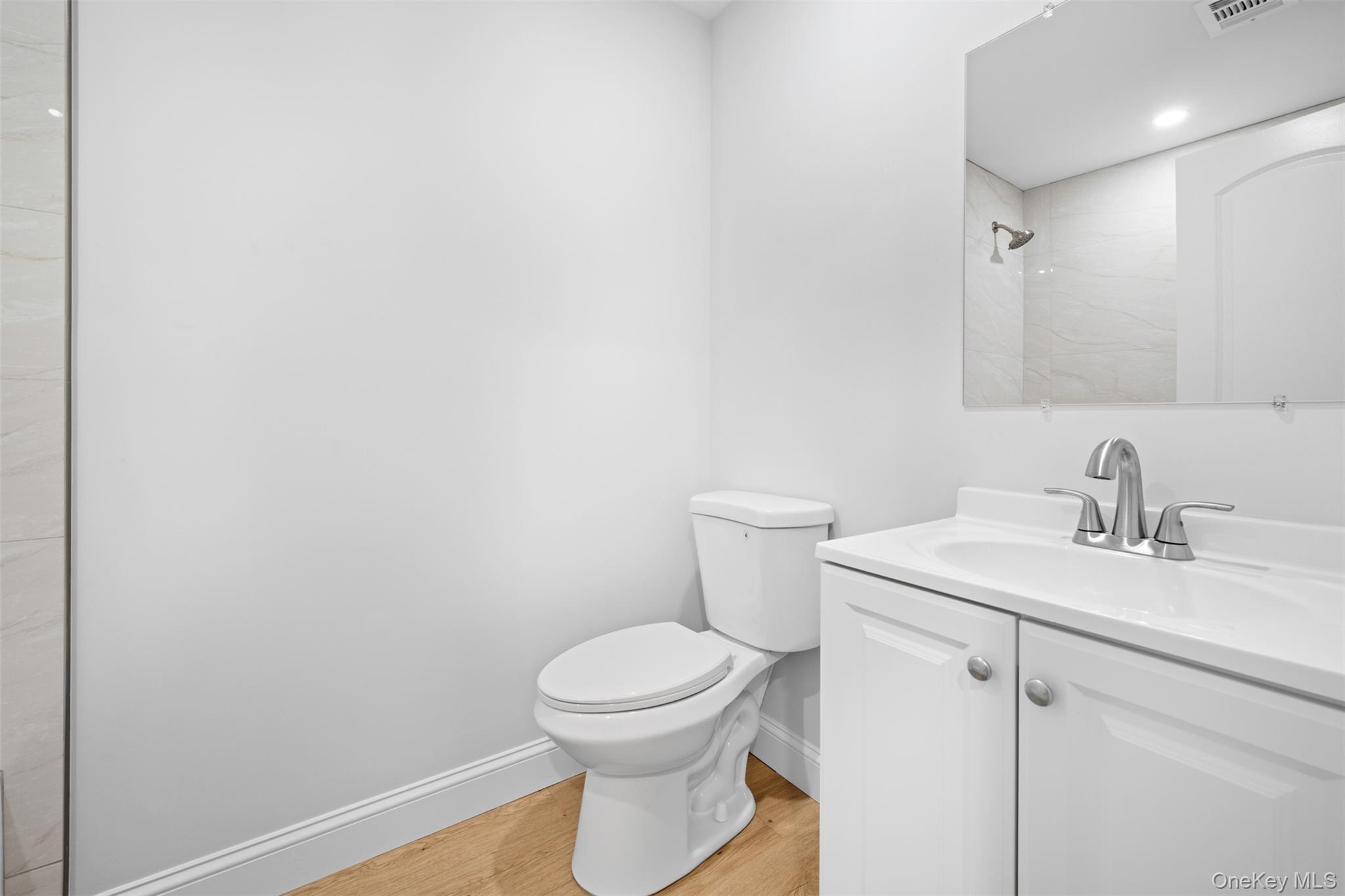 #12 photo, 182 Birchwood Road, サフォーク郡 Coram , NY 11727