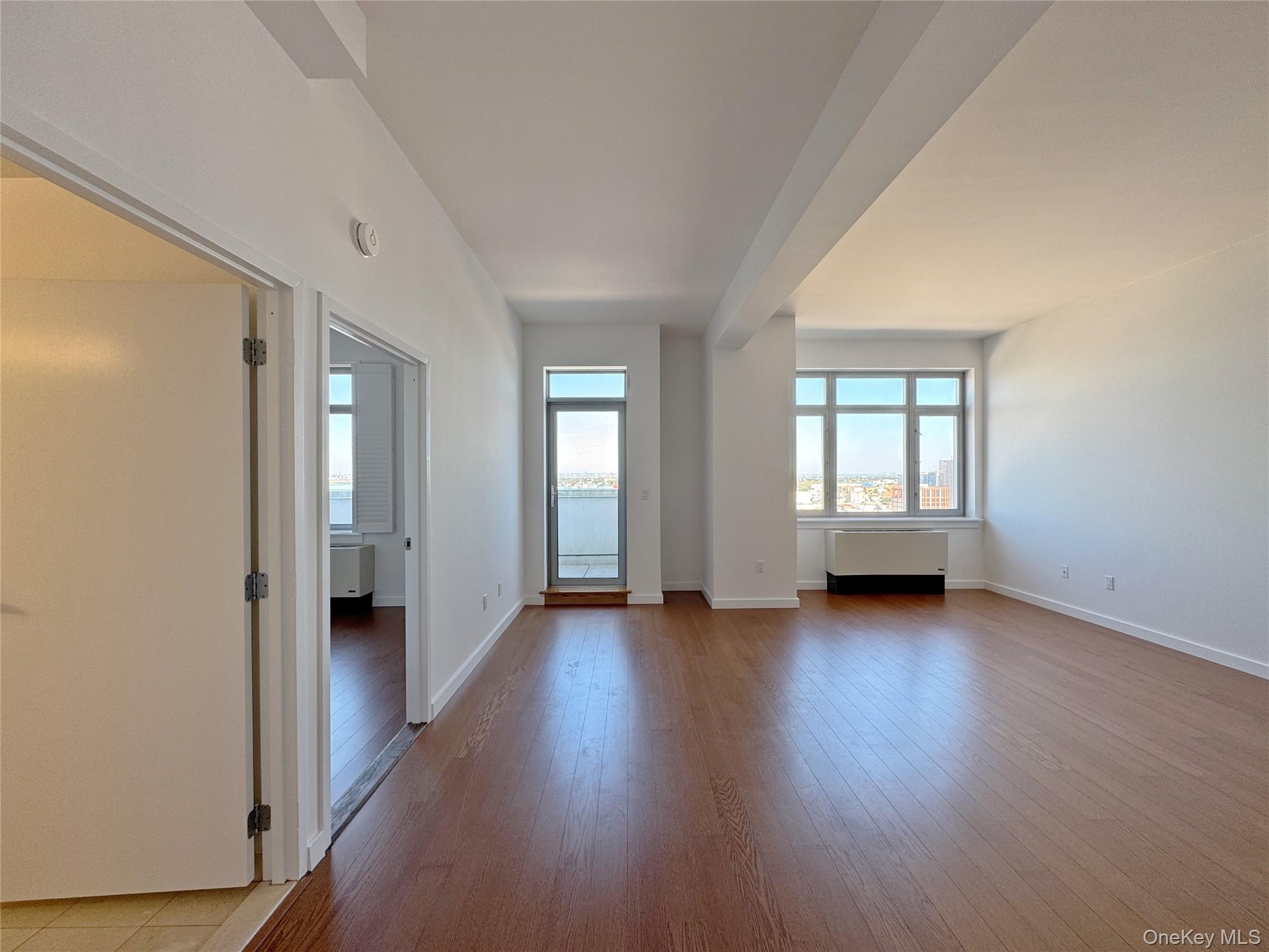 #15 photo, 4028 College Point Boulevard, クイーンズ区 Flushing , NY 11354