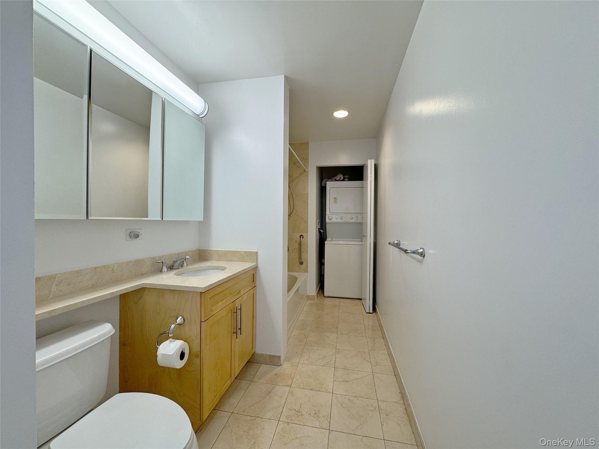 #16 photo, 4028 College Point Boulevard, クイーンズ区 Flushing , NY 11354