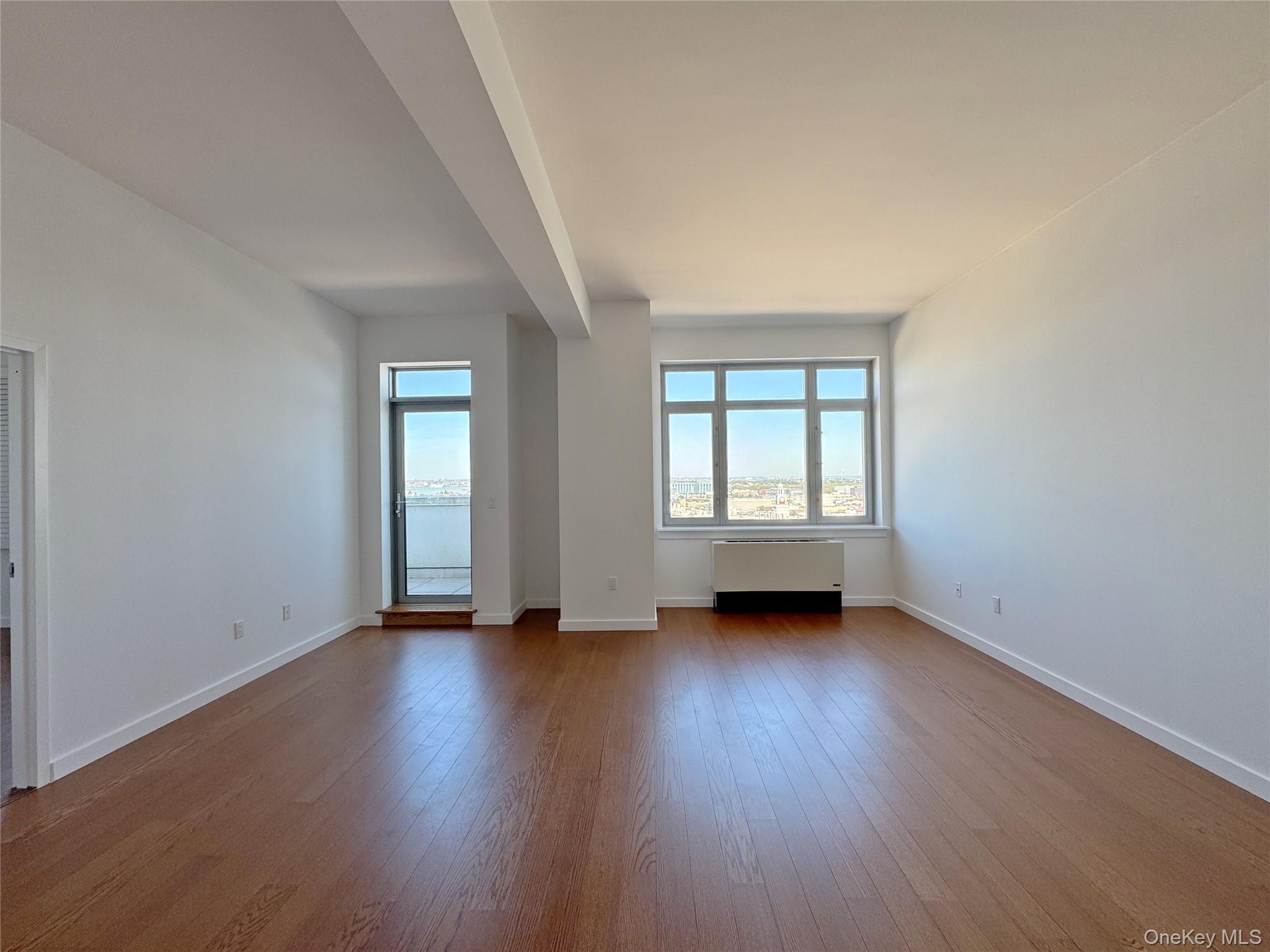 #9 photo, 4028 College Point Boulevard, クイーンズ区 Flushing , NY 11354