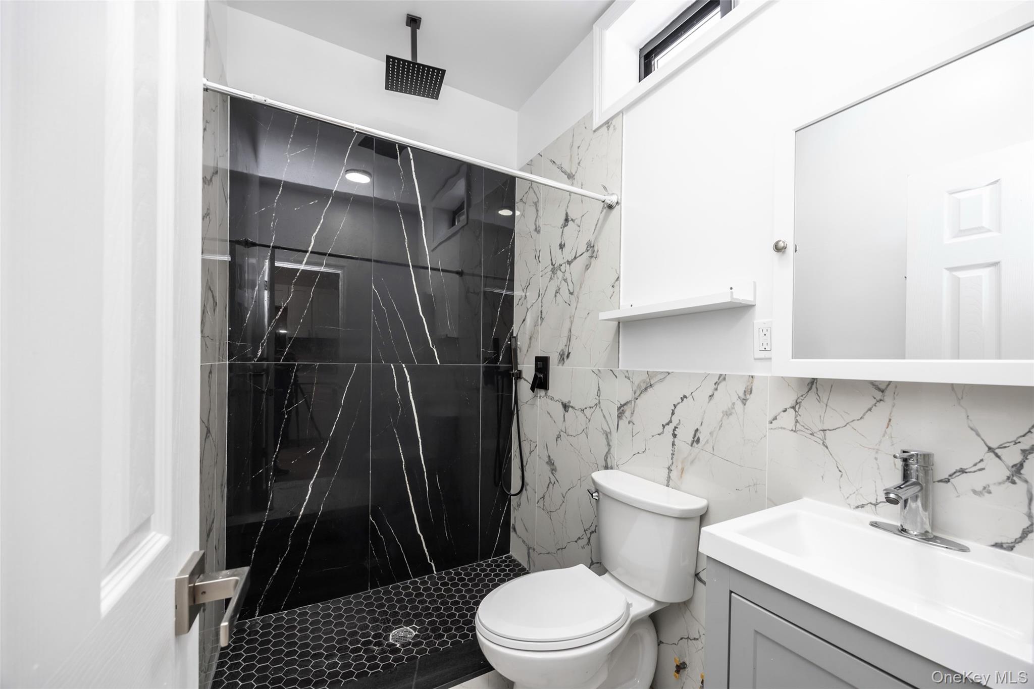 #18 photo, 2064 Bathgate Avenue, برونكس Bronx , NY 10457