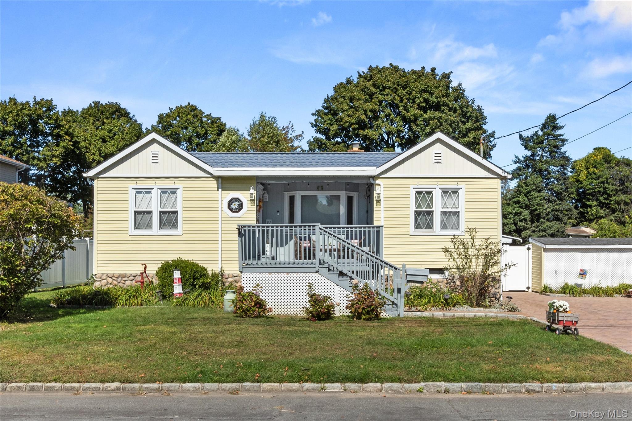 #1 photo, 38 Palm, 东长岛 Lindenhurst , NY 11757