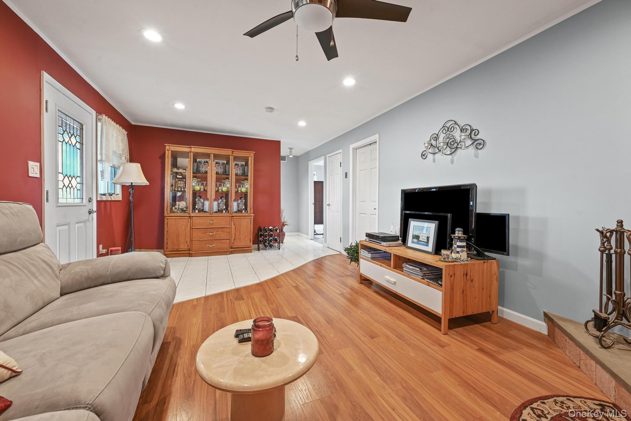 #14 photo, 769 Bay Place, 东长岛 Lindenhurst , NY 11757