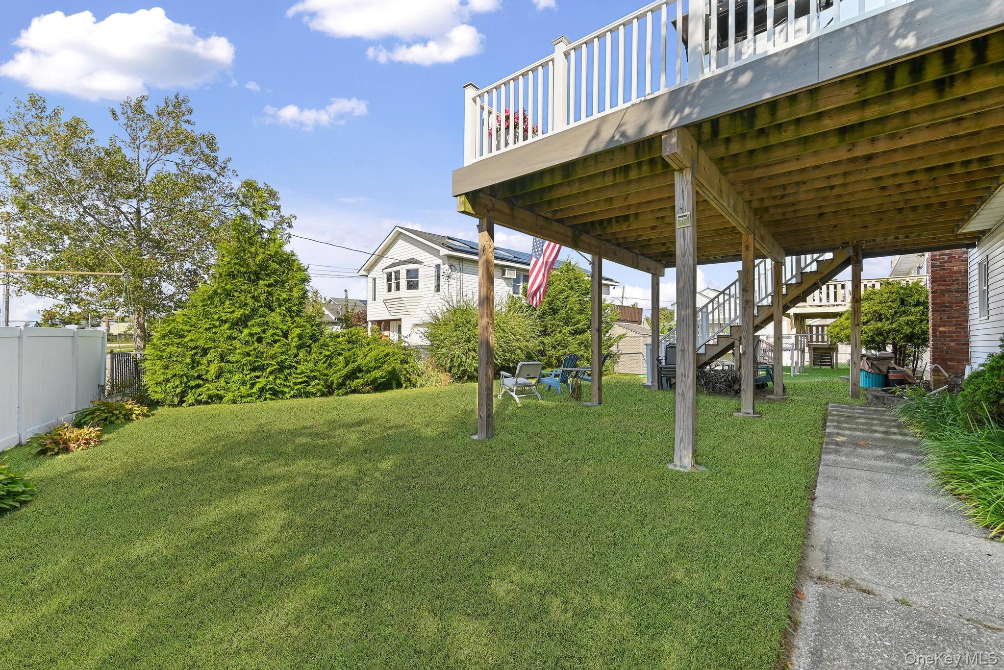 #17 photo, 769 Bay Place, 东长岛 Lindenhurst , NY 11757