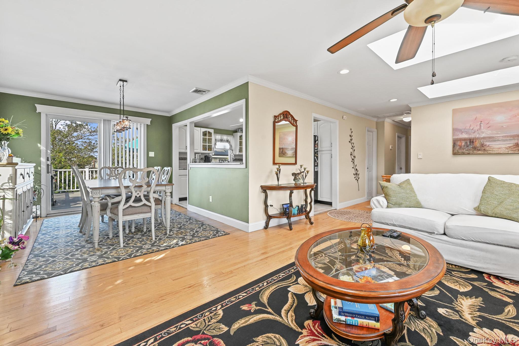 #8 photo, 769 Bay Place, 东长岛 Lindenhurst , NY 11757