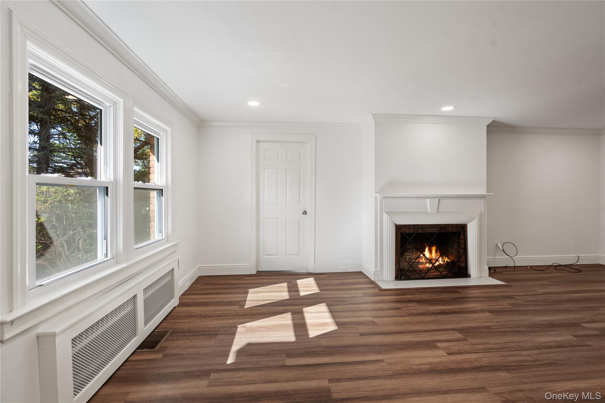 #11 photo, 99 Warner Avenue, Roslyn Heights , NY 11577