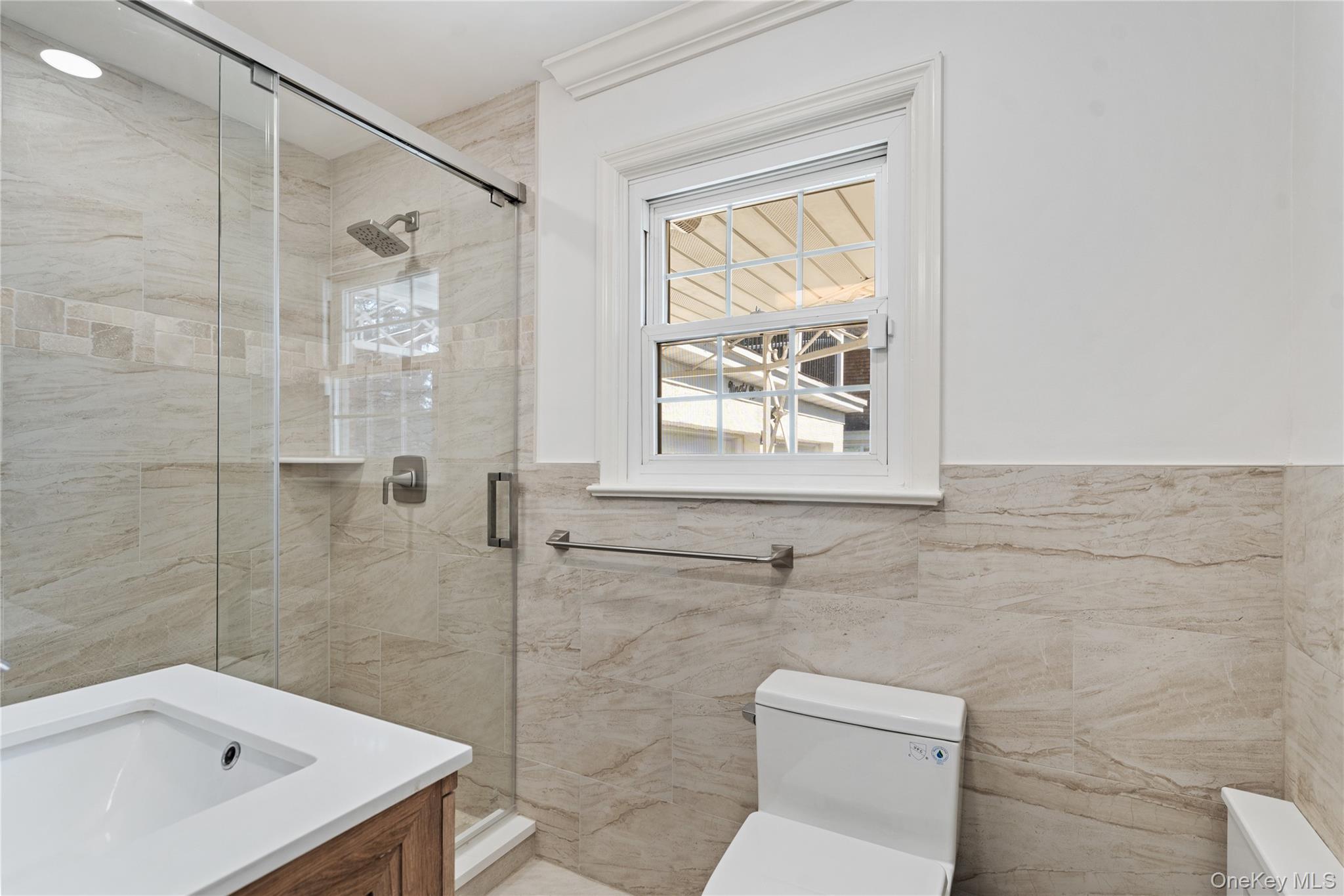 #17 photo, 99 Warner Avenue, Roslyn Heights , NY 11577