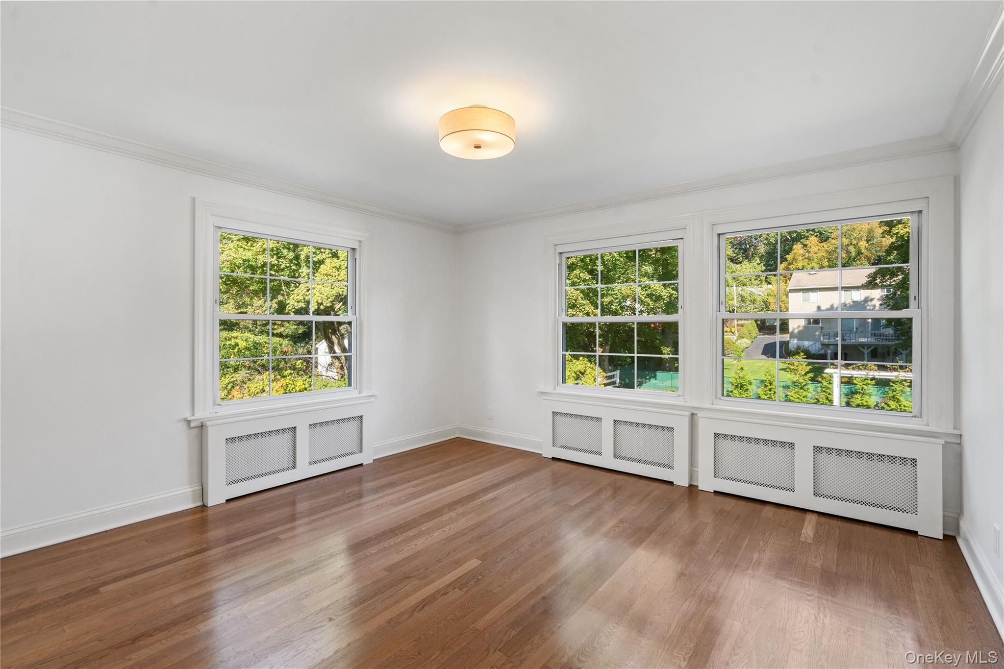 #18 photo, 99 Warner Avenue, Roslyn Heights , NY 11577