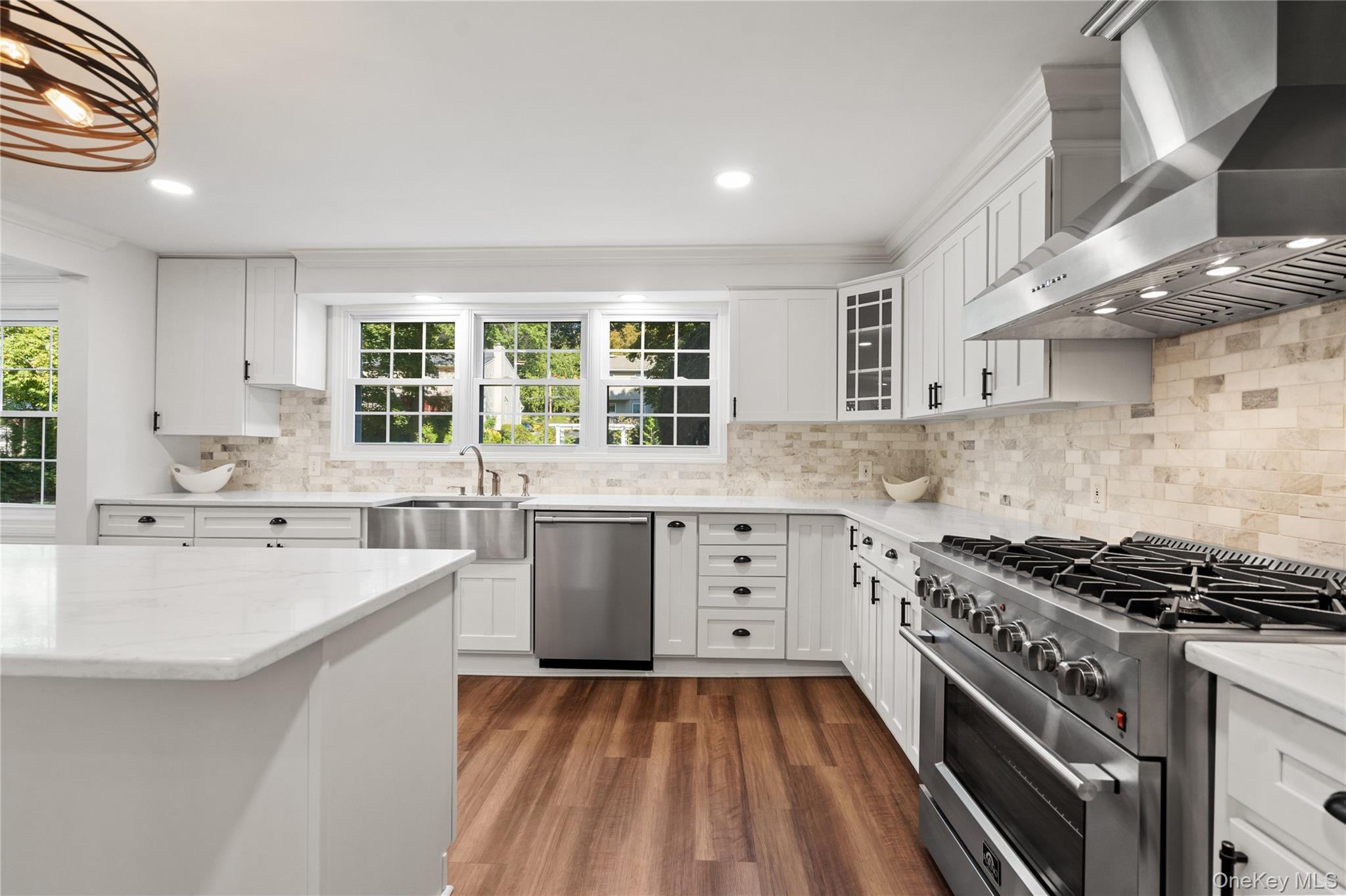 #5 photo, 99 Warner Avenue, Roslyn Heights , NY 11577