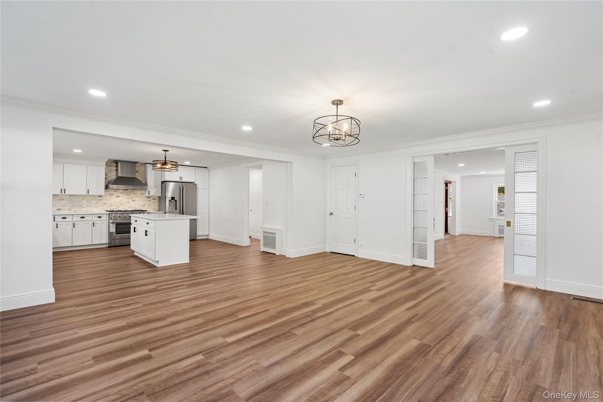 #8 photo, 99 Warner Avenue, Roslyn Heights , NY 11577