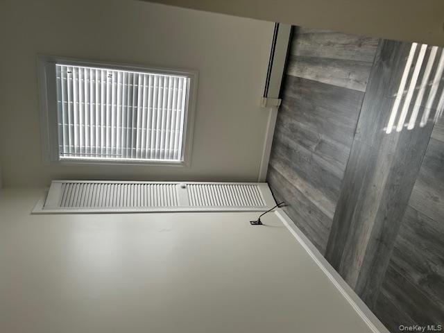 #10 photo, 185 N Bicycle Path, サフォーク郡 Selden , NY 11784