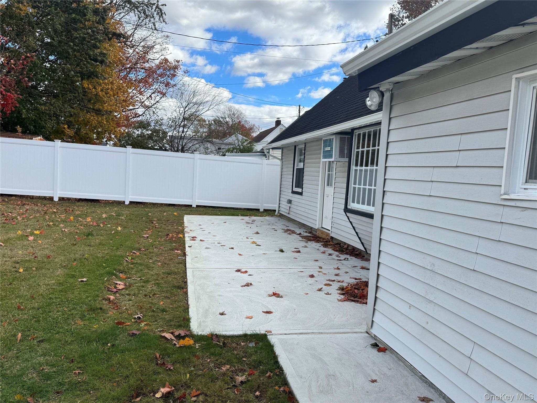 #19 photo, 27 Gleaner Lane, Levittown , NY 11756