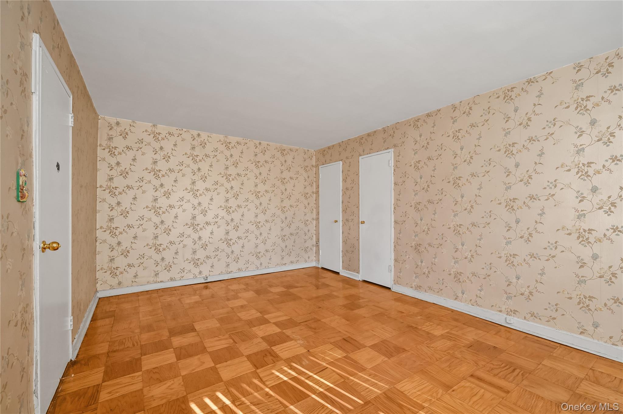 #14 photo, 99-10 60Ave, クイーンズ区 Corona , NY 11368