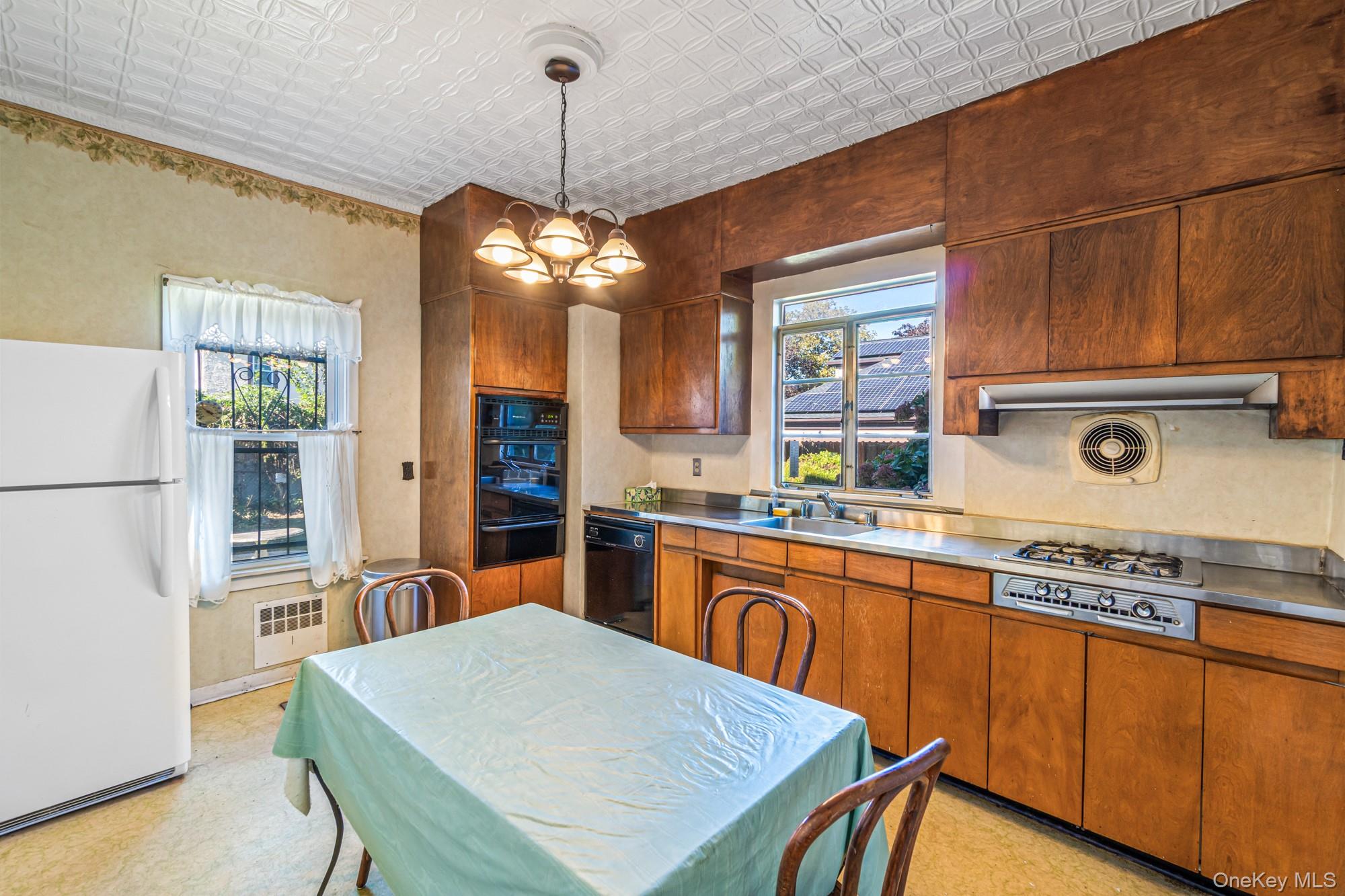 #11 photo, 184-51 Hovenden Road, Jamaica Estates , NY 11432