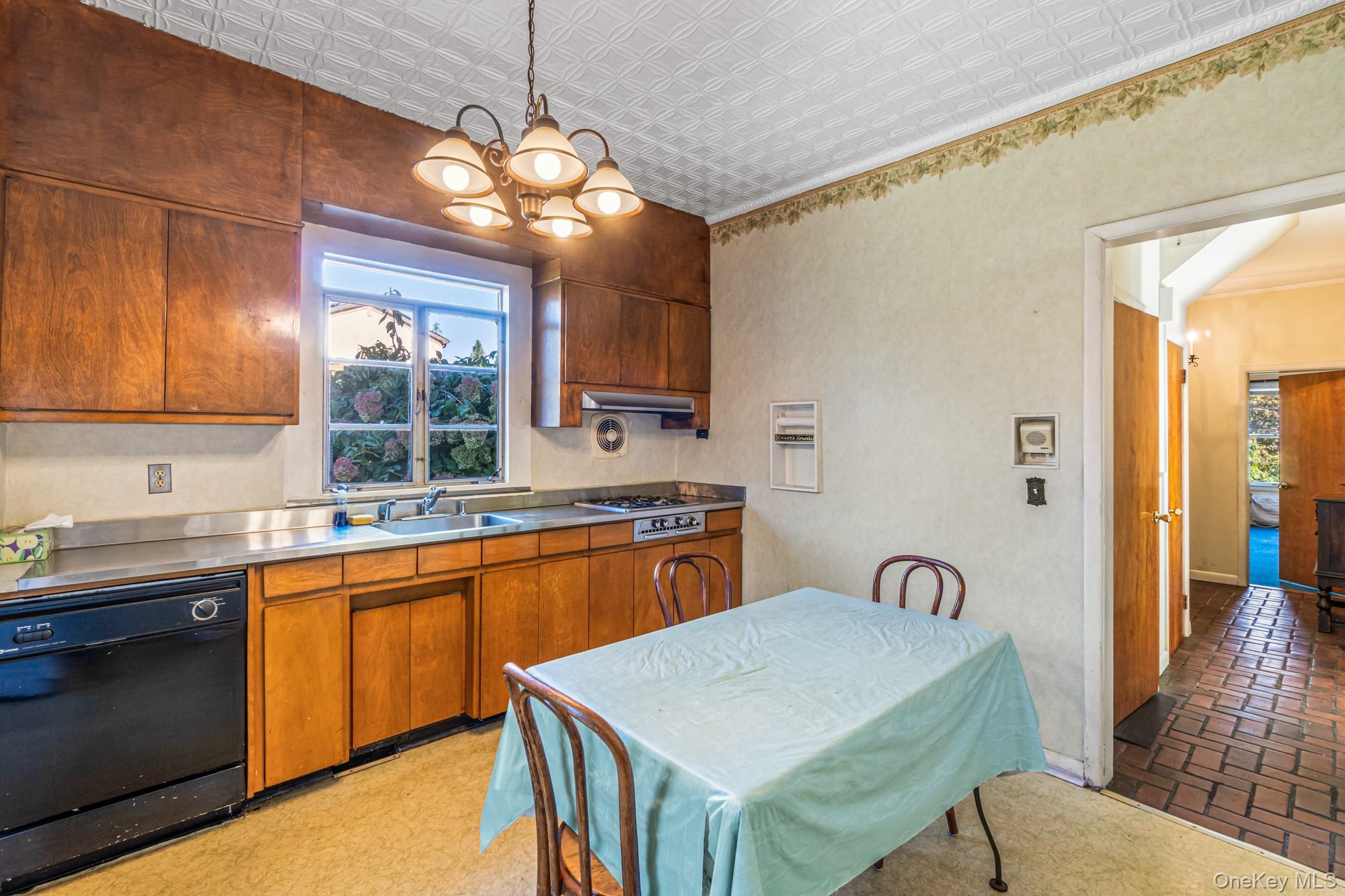 #12 photo, 184-51 Hovenden Road, Jamaica Estates , NY 11432