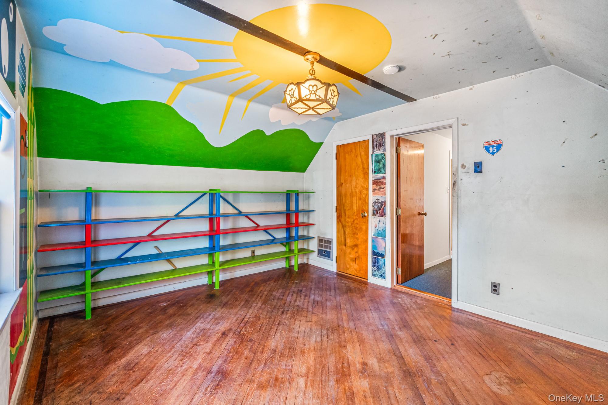 #15 photo, 184-51 Hovenden Road, Jamaica Estates , NY 11432