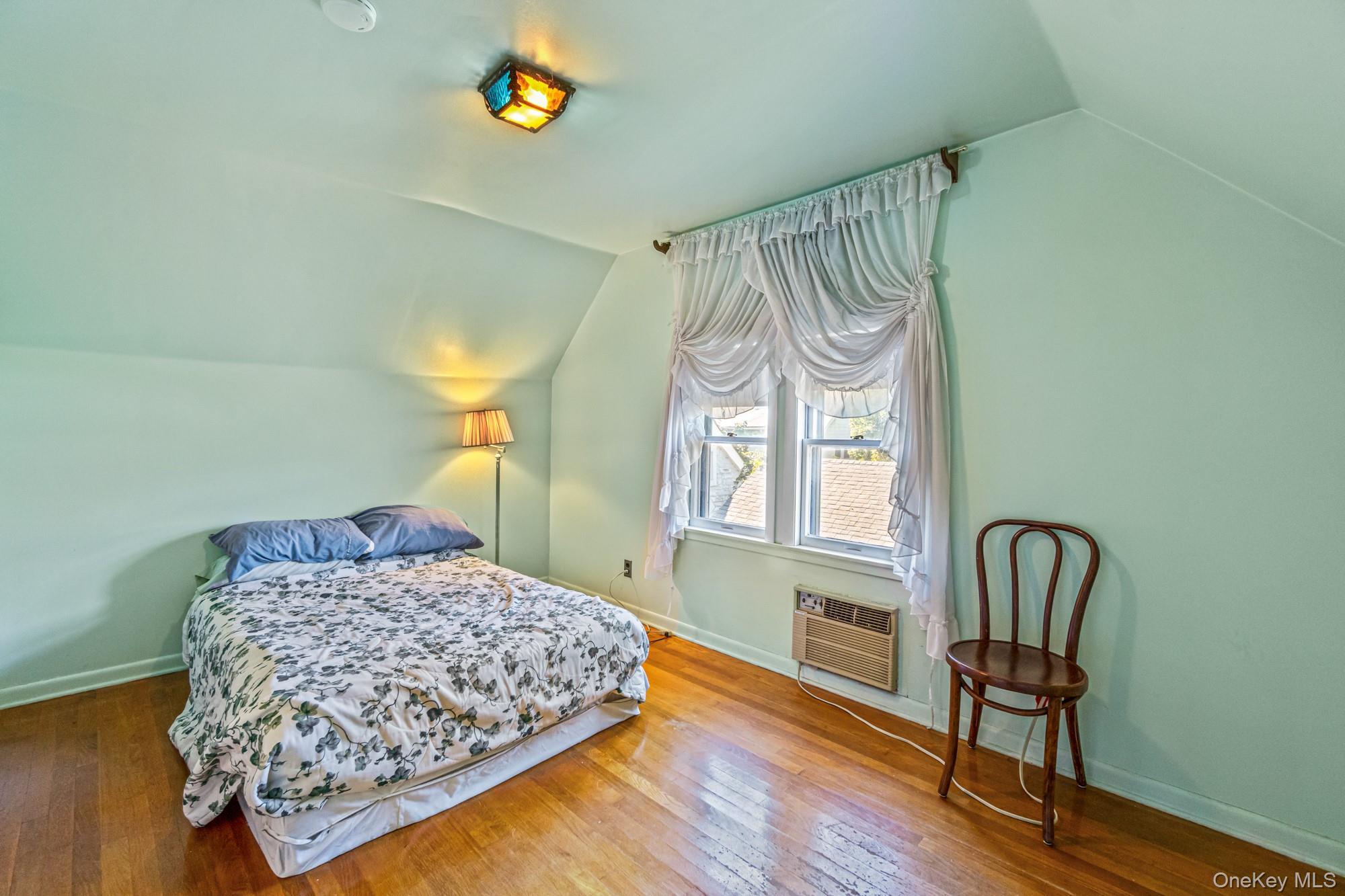 #19 photo, 184-51 Hovenden Road, Jamaica Estates , NY 11432