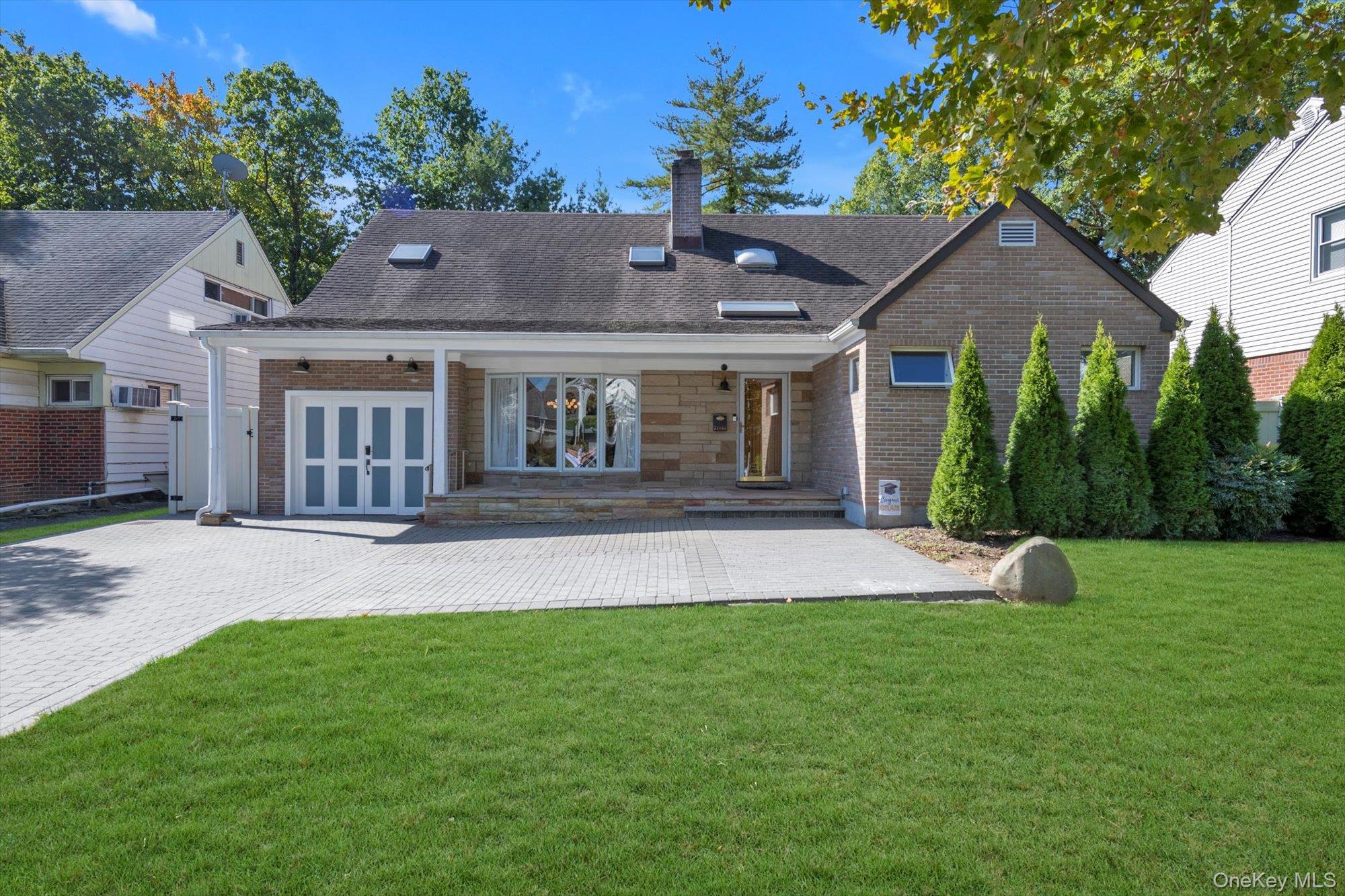 #1 photo, 219-44 Peck Avenue, كوينز Hollis Hills , NY 11427