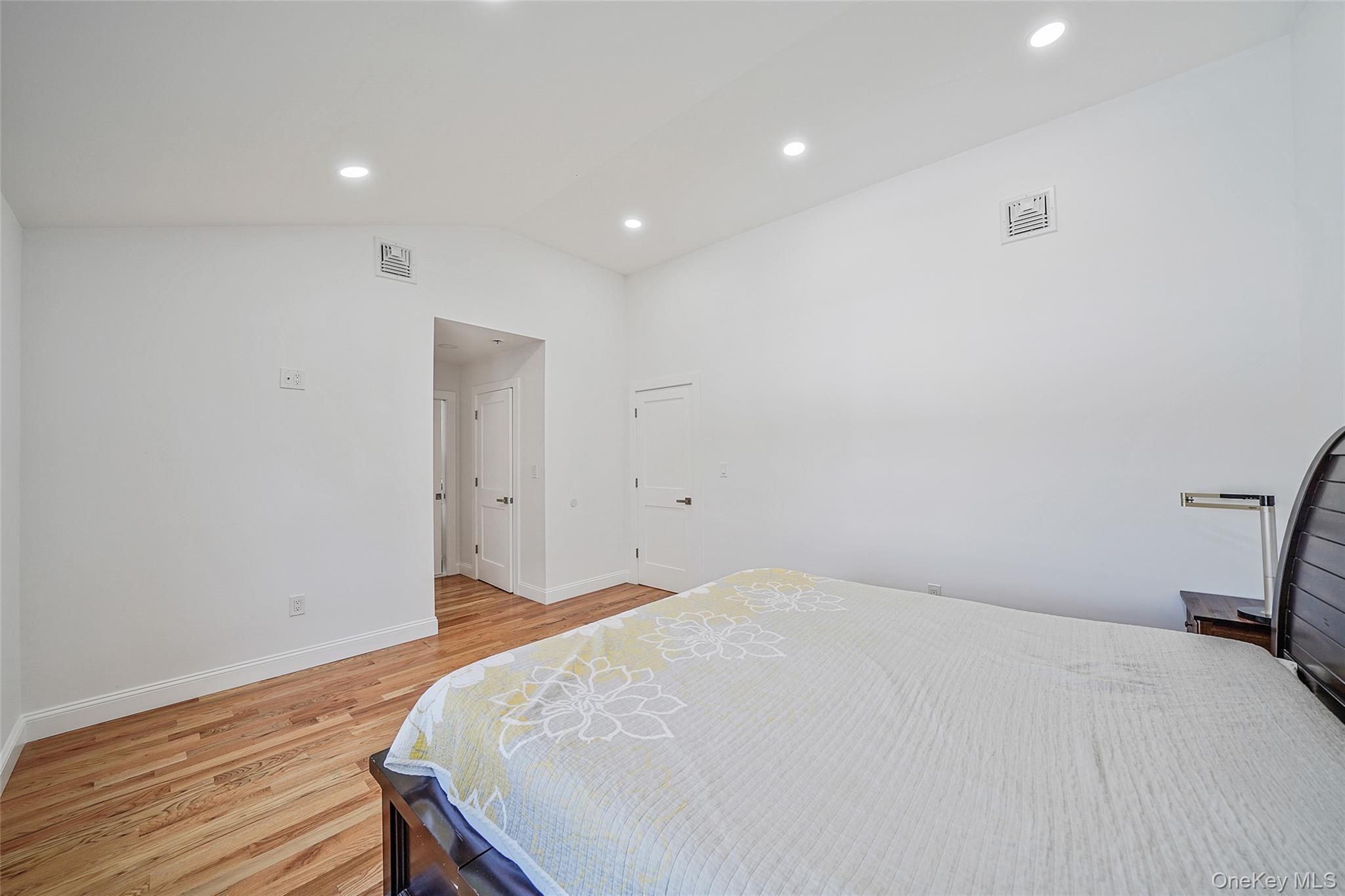 #19 photo, 41 Eldridge Avenue, Hempstead , NY 11550