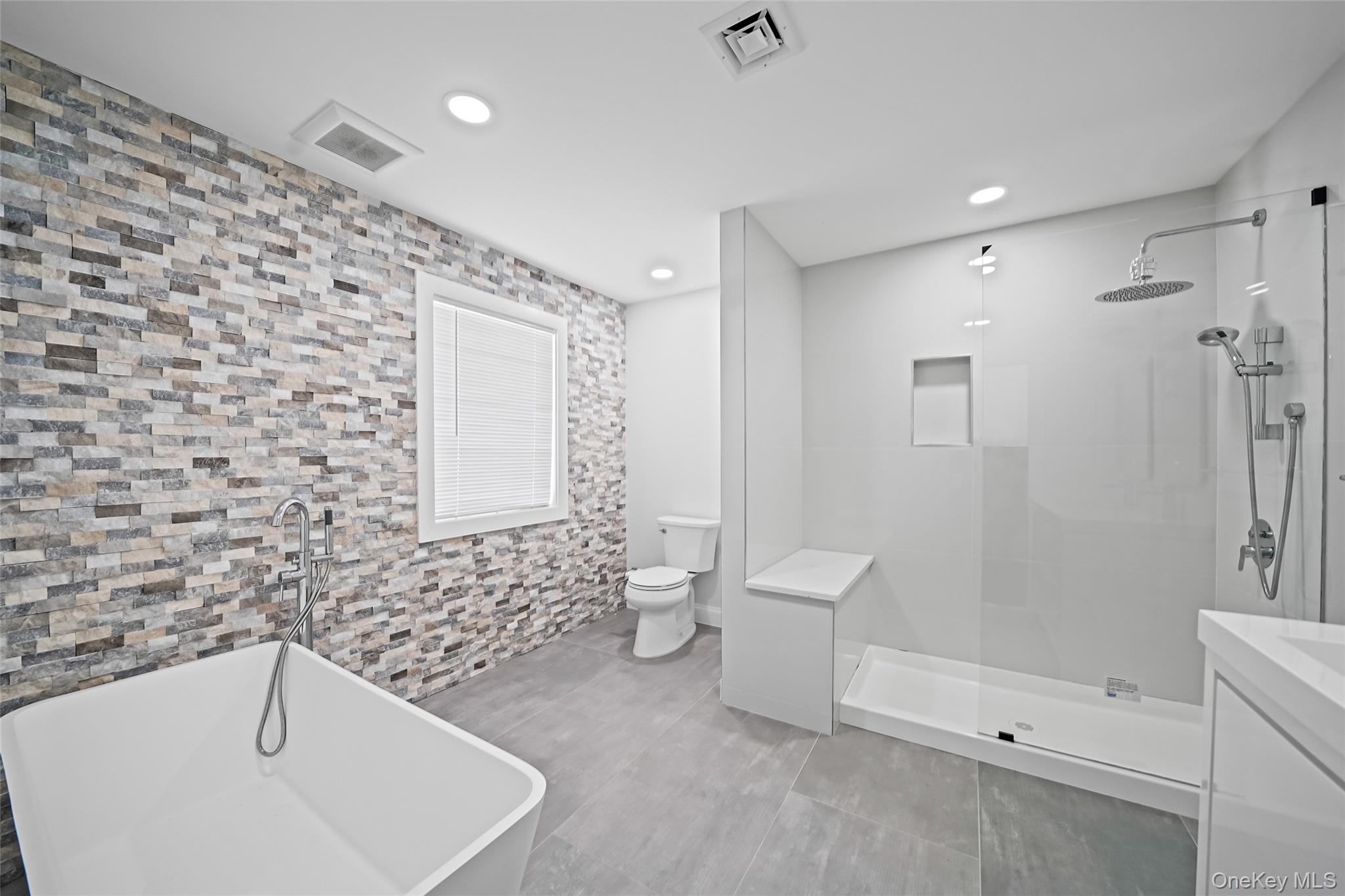 #20 photo, 41 Eldridge Avenue, Hempstead , NY 11550