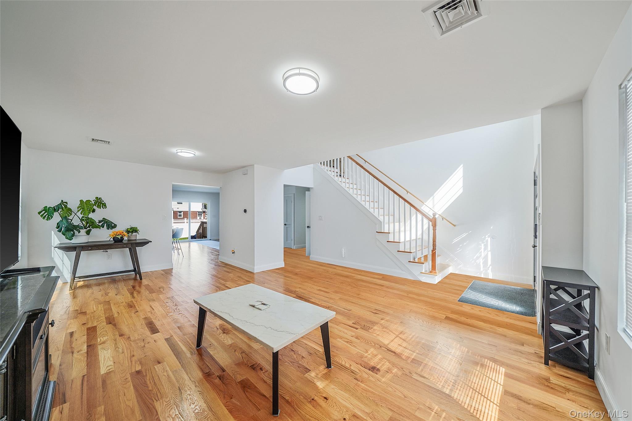 #4 photo, 41 Eldridge Avenue, Hempstead , NY 11550