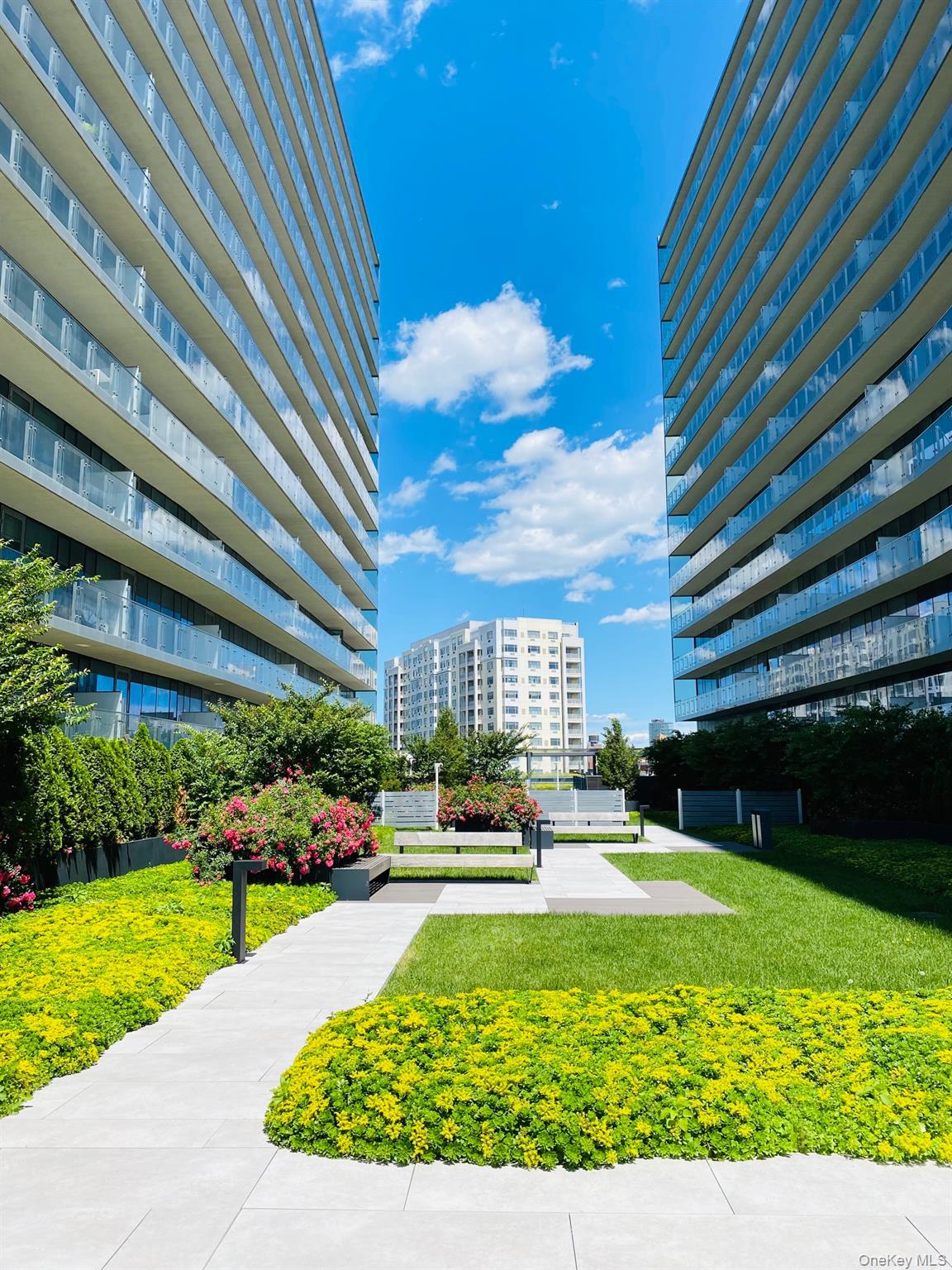 #14 photo, 40-26 college point blvd, クイーンズ区 Flushing , NY 11354