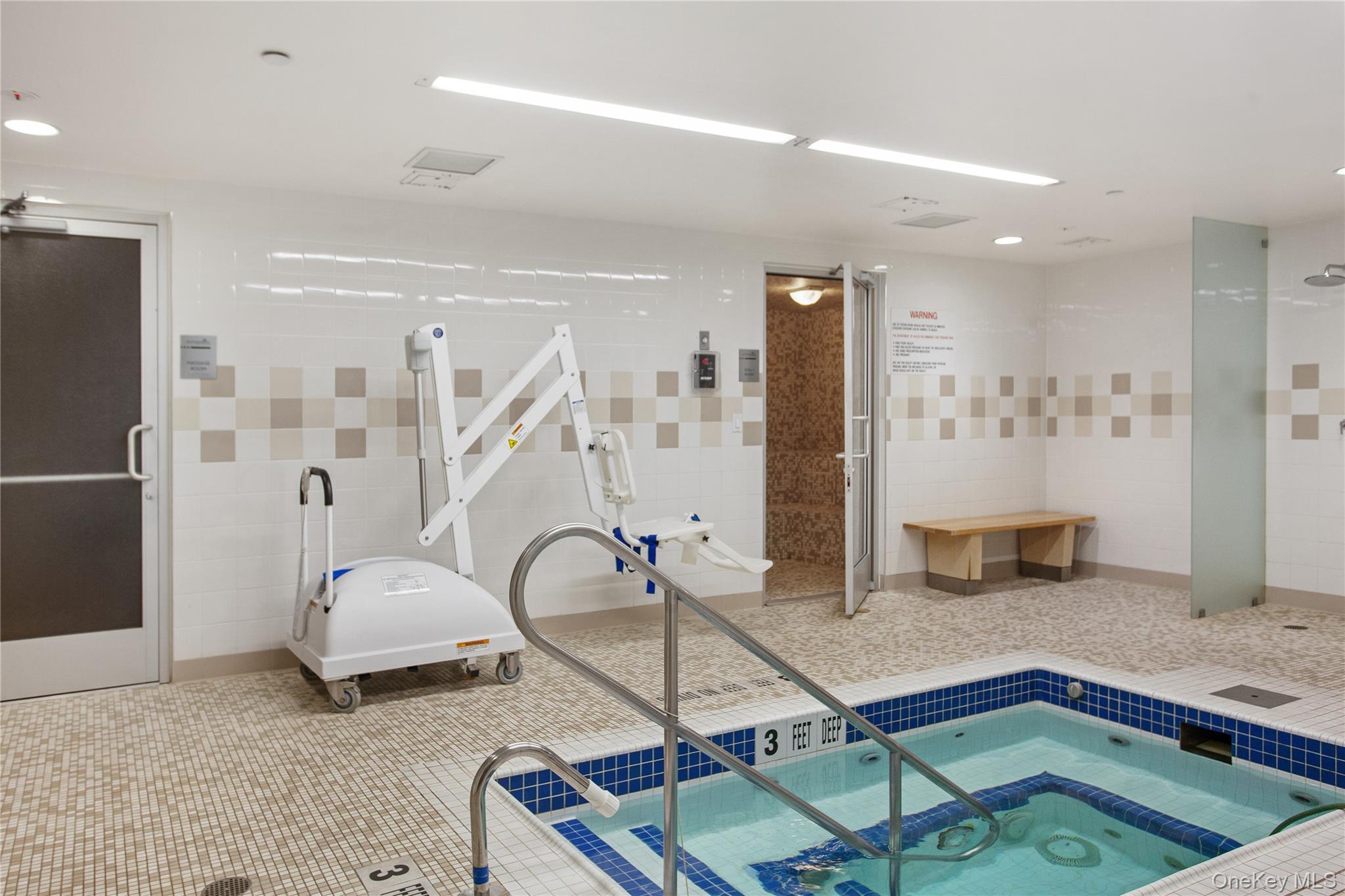 #18 photo, 40-26 college point blvd, クイーンズ区 Flushing , NY 11354