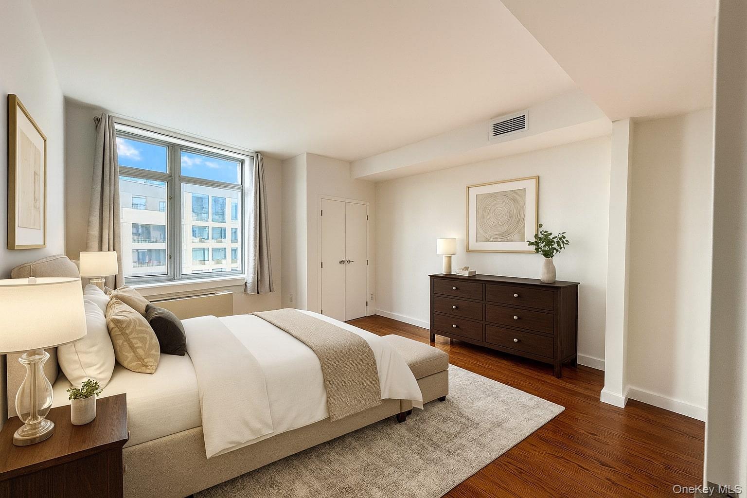 #5 photo, 40-26 college point blvd, クイーンズ区 Flushing , NY 11354