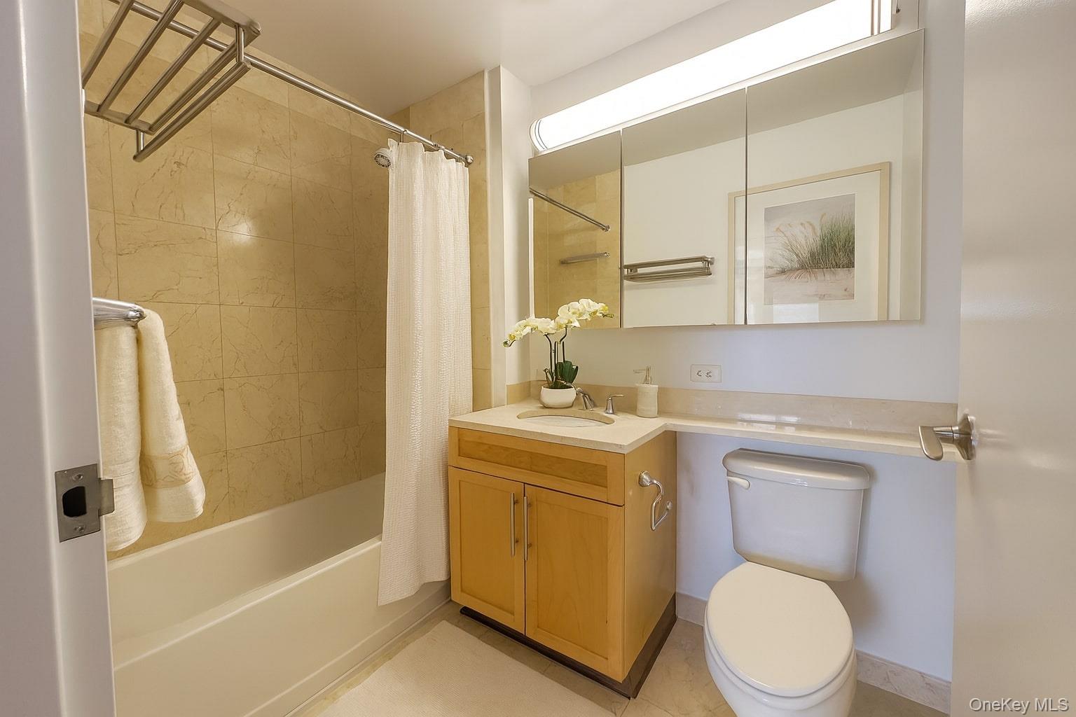 #8 photo, 40-26 college point blvd, クイーンズ区 Flushing , NY 11354