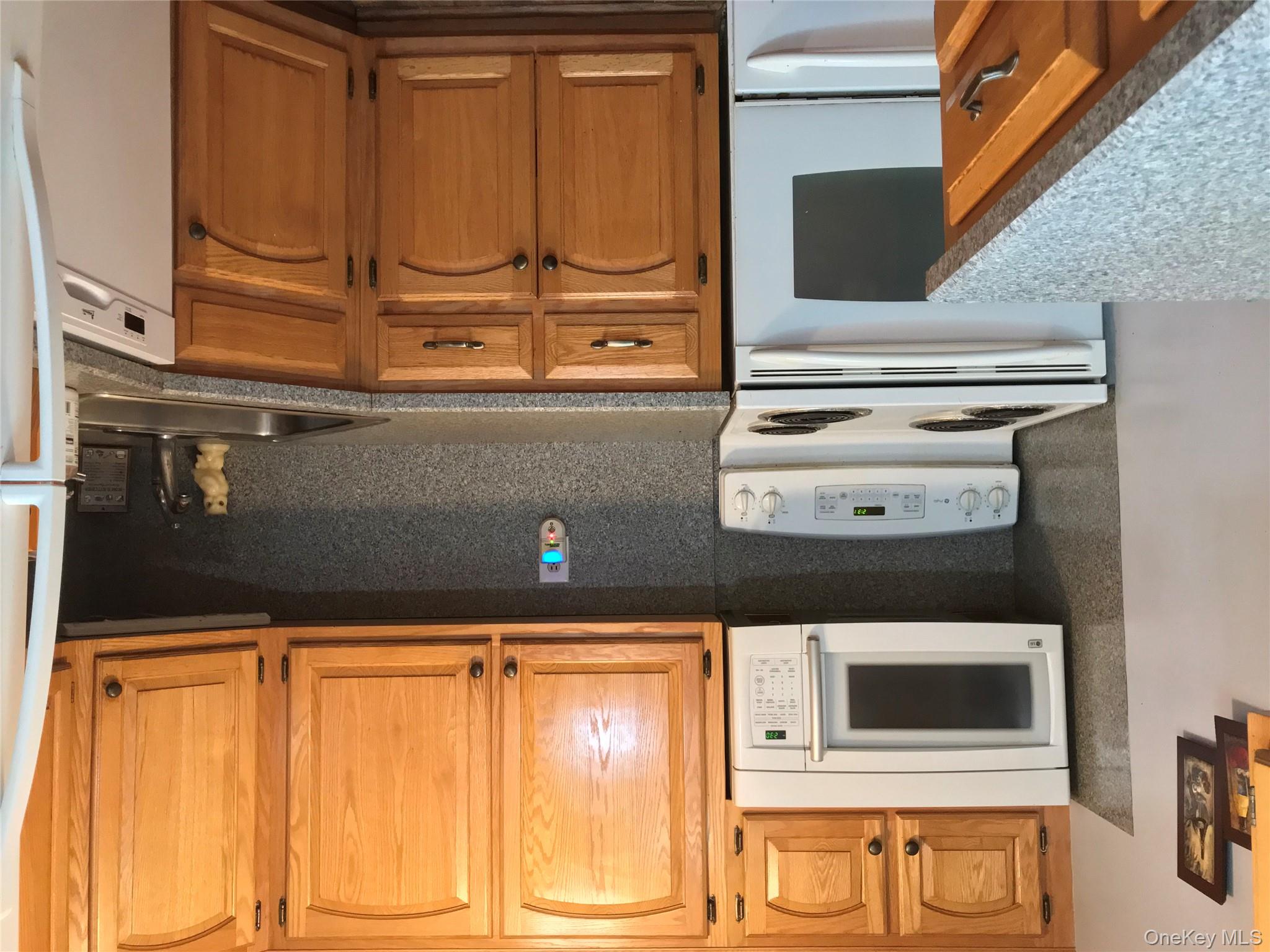 #5 photo, 405 Woodbridge Drive, サフォーク郡 Ridge , NY 11961