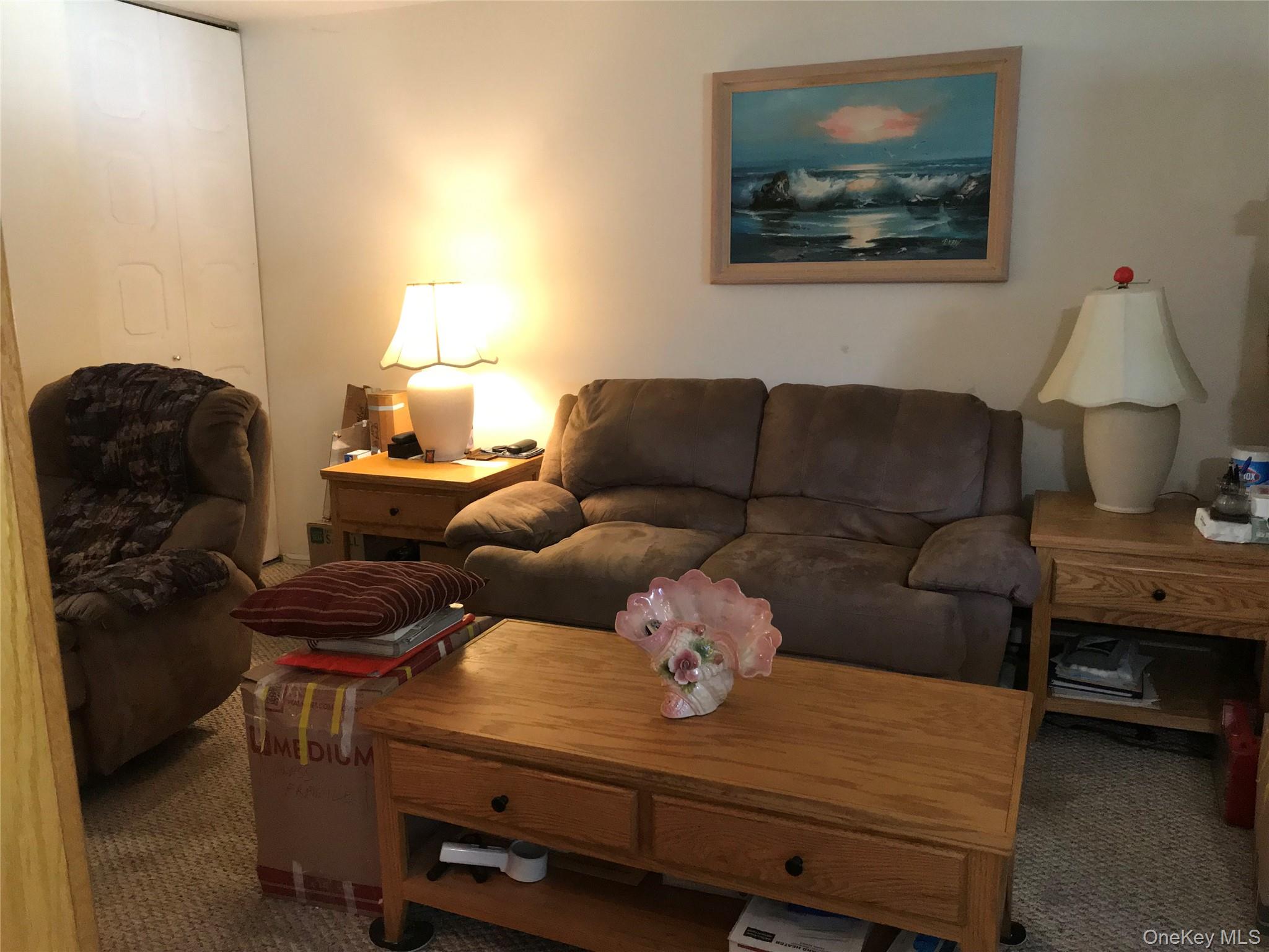 #6 photo, 405 Woodbridge Drive, サフォーク郡 Ridge , NY 11961