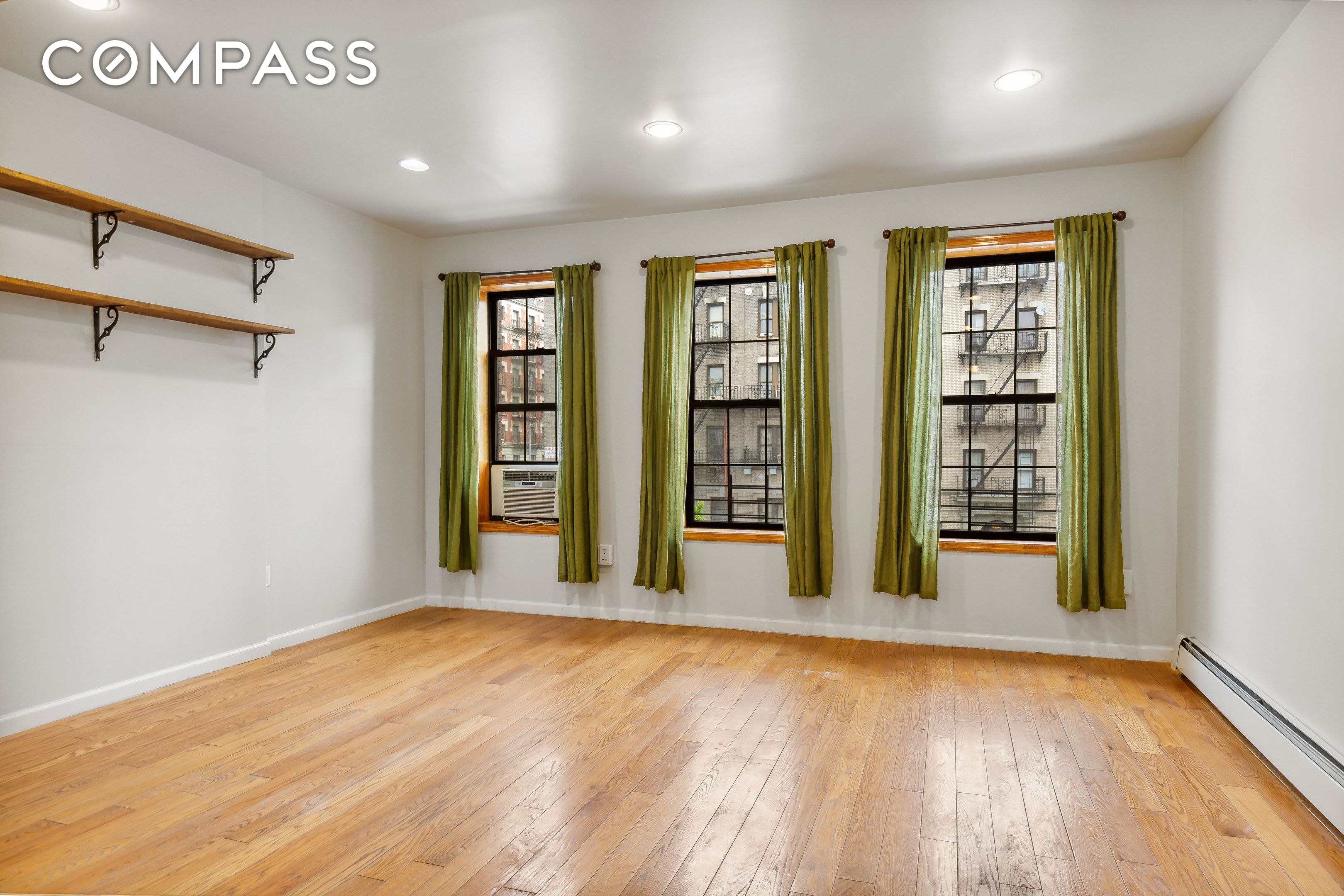 #3 photo, New York City, マンハッタン Washington Heights , NY 10033