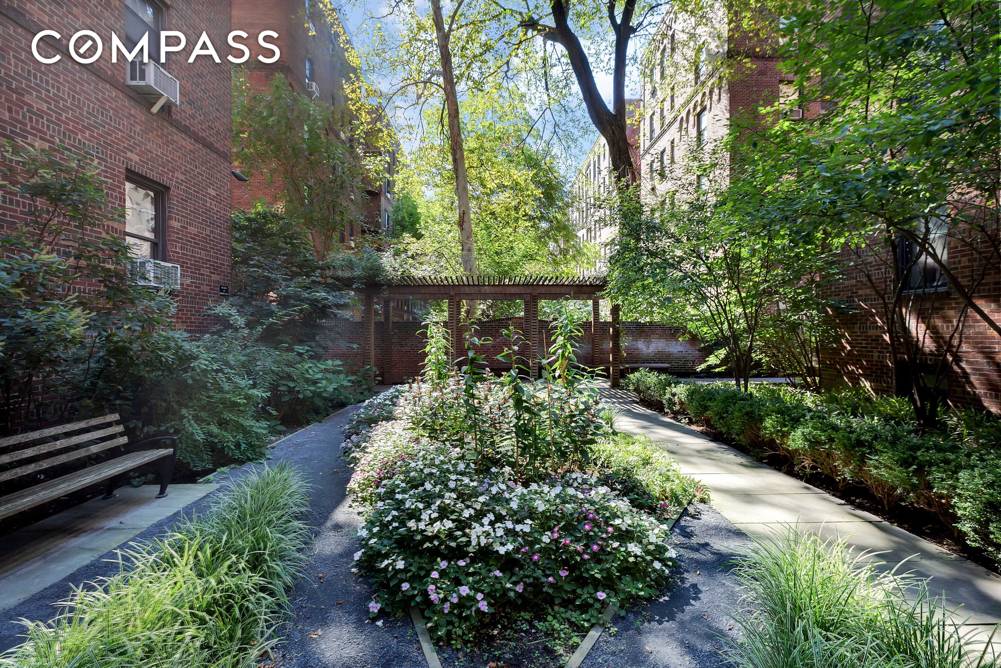 #10 photo, 83-10 35th Avenue, クイーンズ区 Jackson Heights , NY 11372