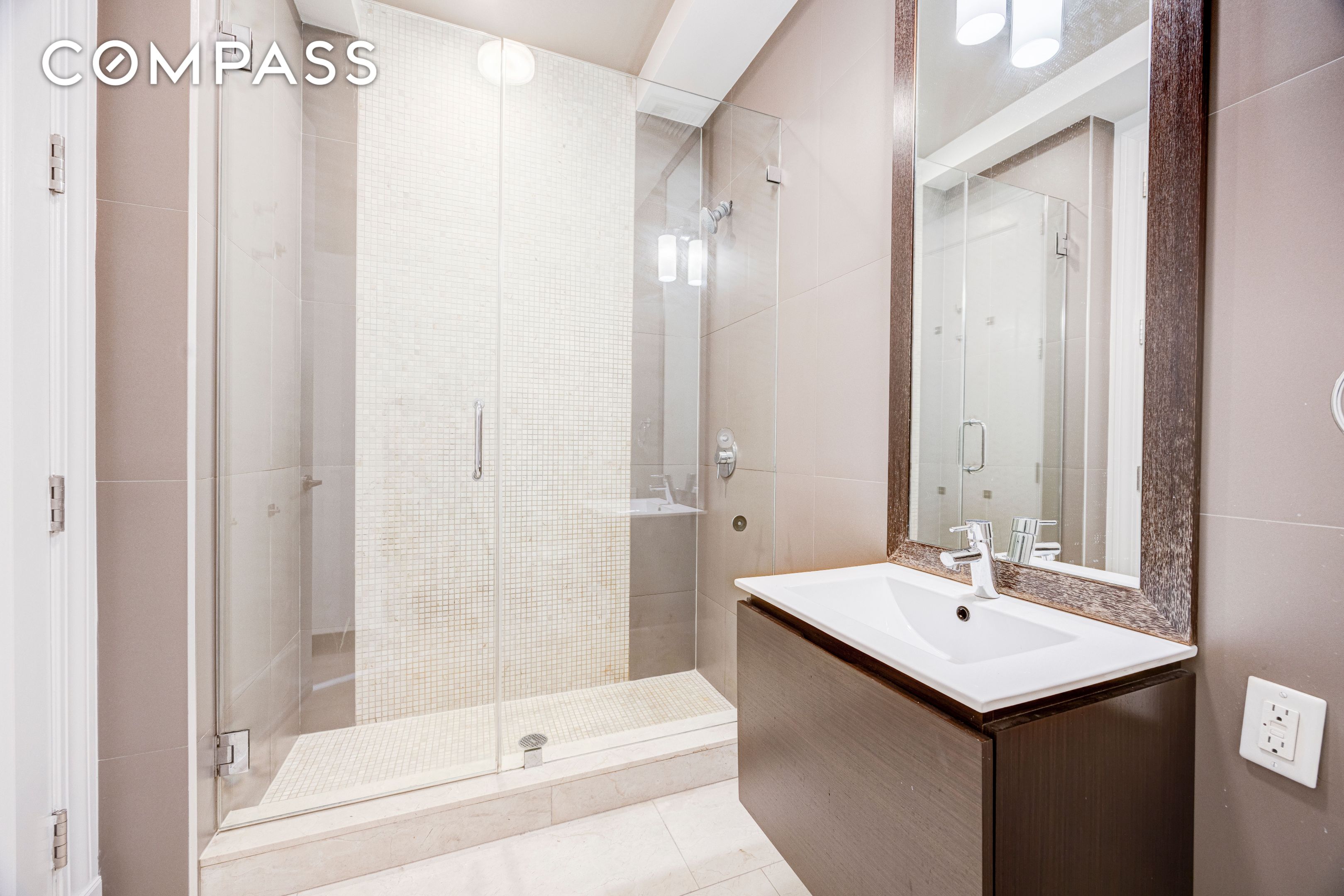 #10 photo, 42 Maspeth Avenue, ブルックリン区 East Williamsburg , NY 11211