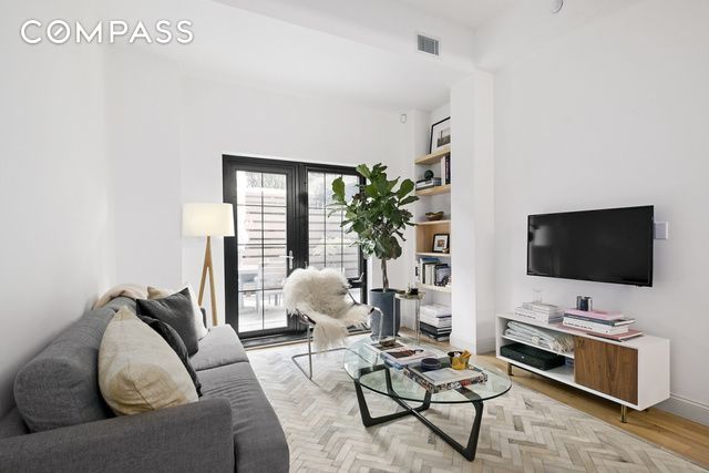 #3 photo, 42 Maspeth Avenue, ブルックリン区 East Williamsburg , NY 11211