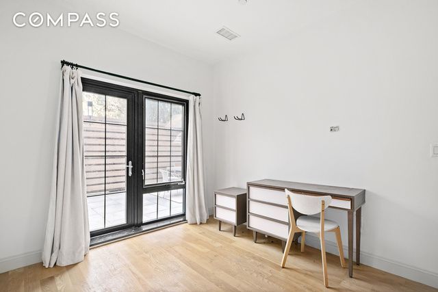 #8 photo, 42 Maspeth Avenue, ブルックリン区 East Williamsburg , NY 11211