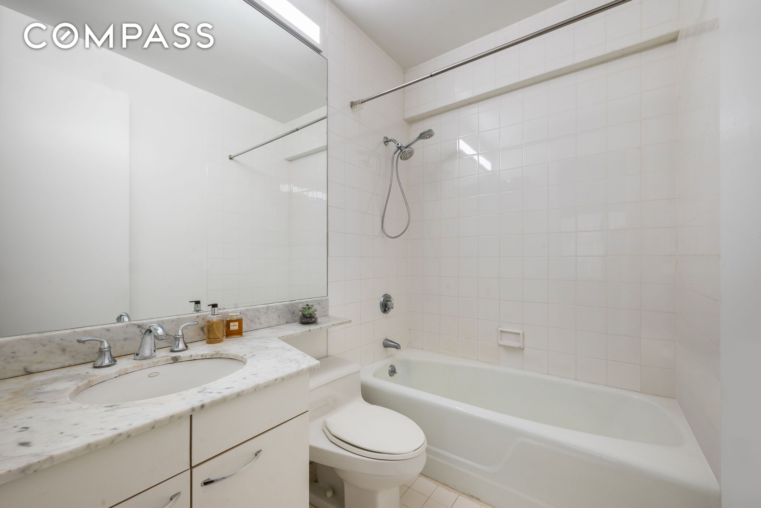 #8 photo, New York City, マンハッタン Hell's Kitchen , NY 10019