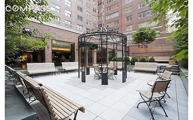 #13 photo, 360 E 72nd Street, Lenox Hill , NY 10021