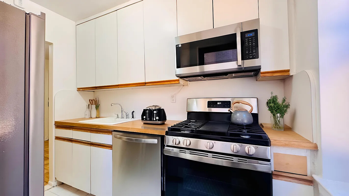 #4 photo, 32-22 91ST Street, East Elmhurst , NY 11369