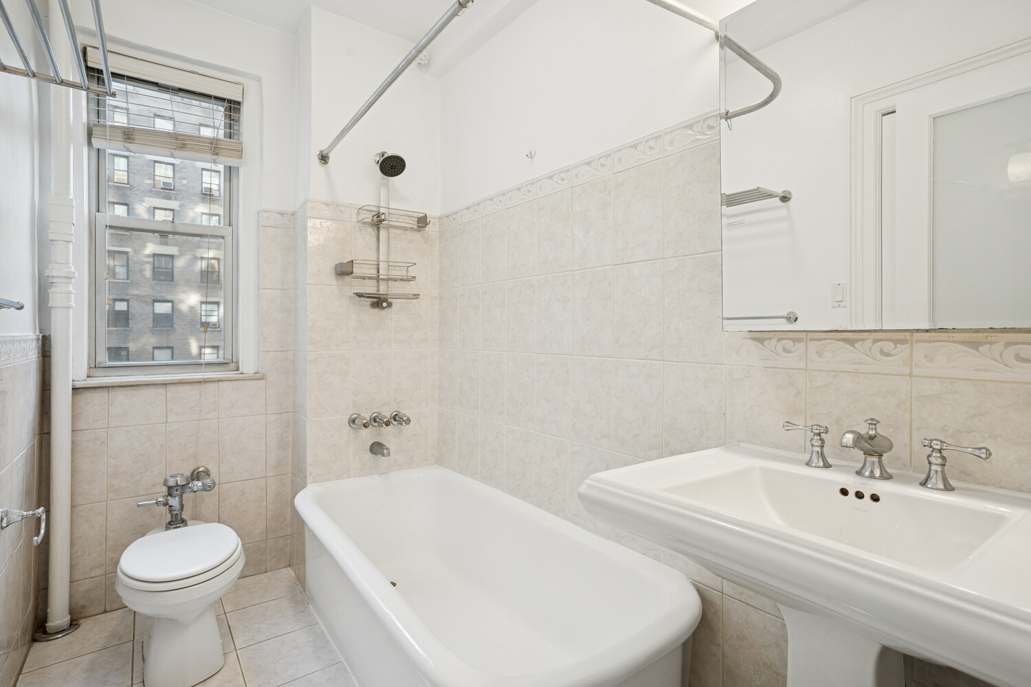 #9 photo, 588 W END Avenue, マンハッタン Upper West Side , NY 10024