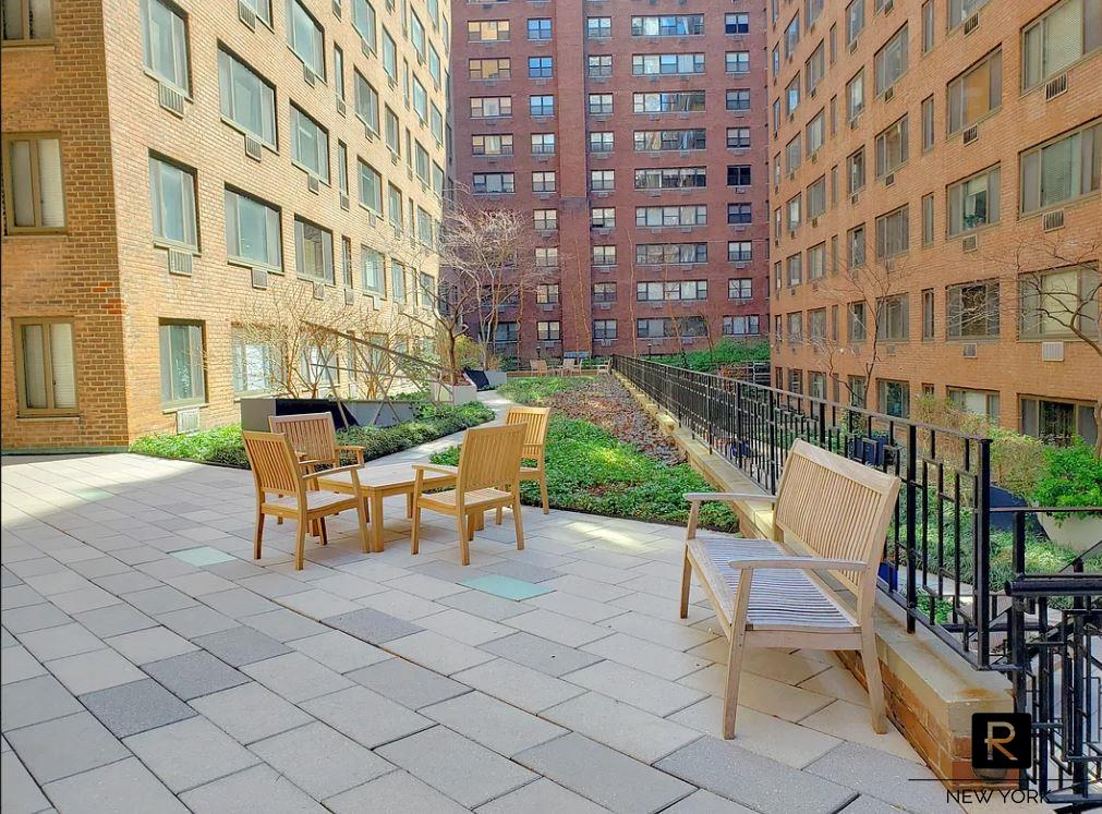 #11 photo, 420 E 64th Street, マンハッタン Upper East Side , NY 10065