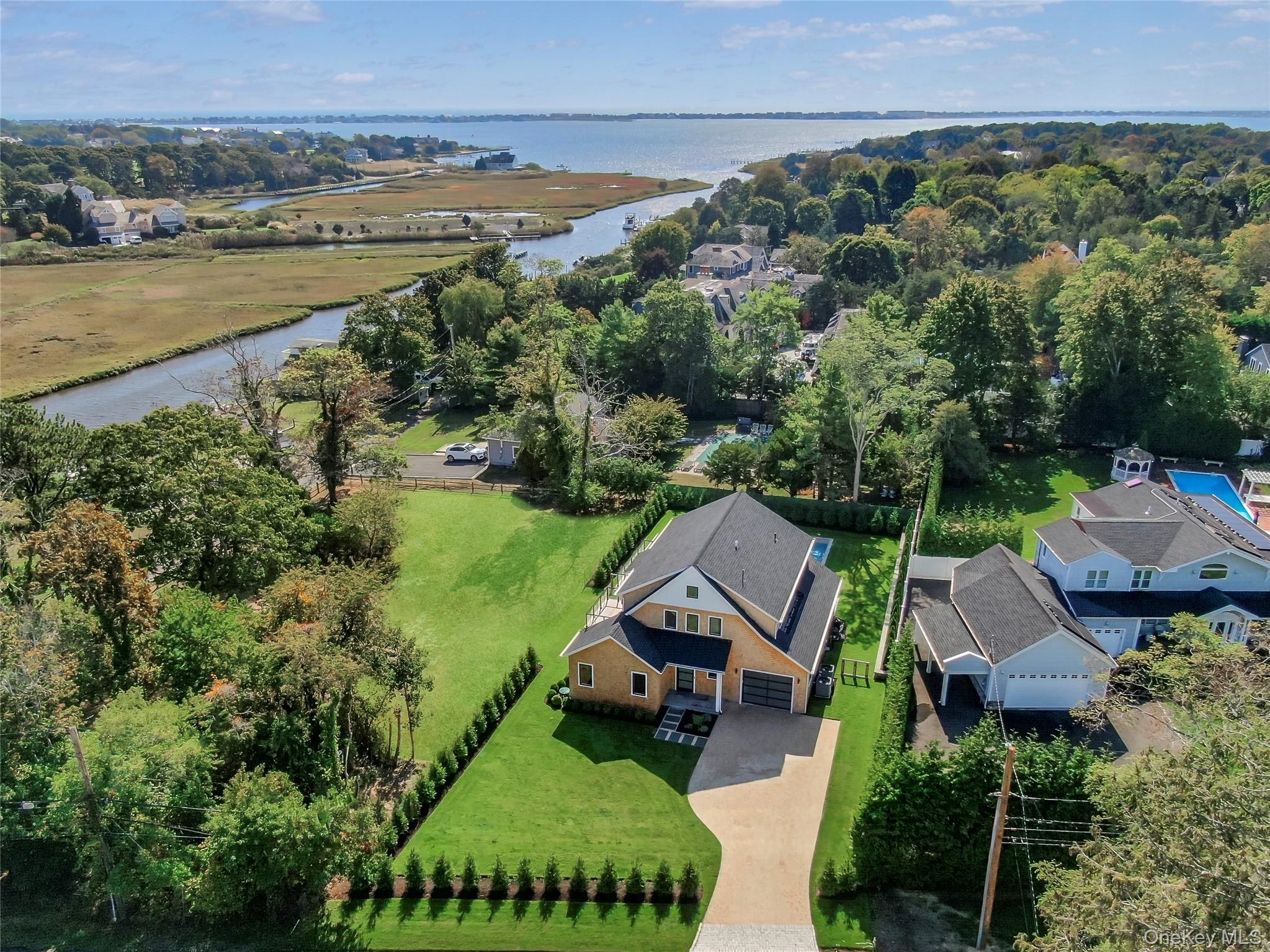 #1 photo, 135 South Road, サフォーク郡 Westhampton , NY 11977