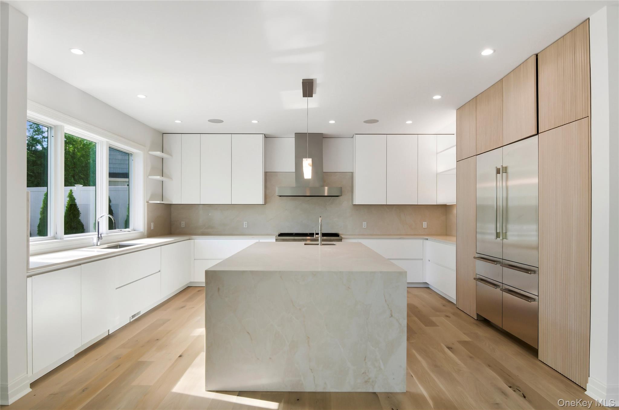 #13 photo, 135 South Road, サフォーク郡 Westhampton , NY 11977