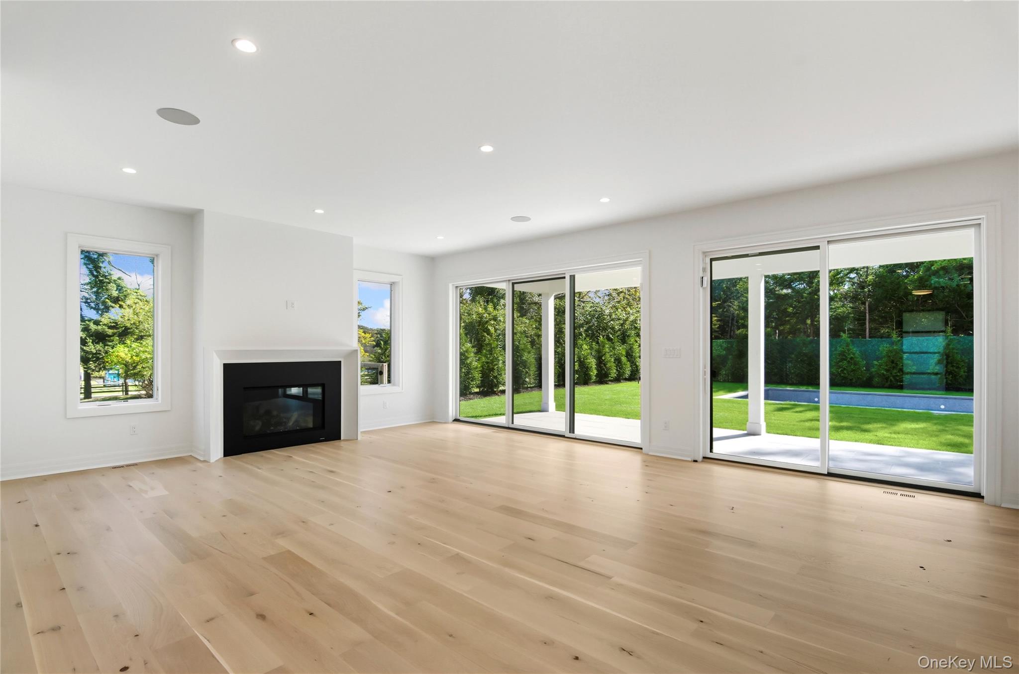 #8 photo, 135 South Road, サフォーク郡 Westhampton , NY 11977