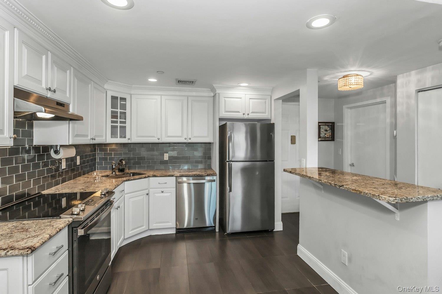 #12 photo, 242 MAPLE Avenue, ナッソー郡 Westbury , NY 11590