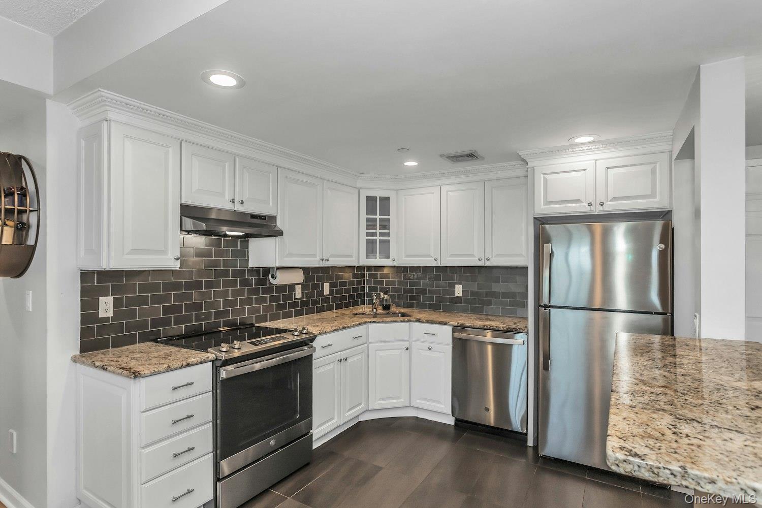 #13 photo, 242 MAPLE Avenue, ナッソー郡 Westbury , NY 11590